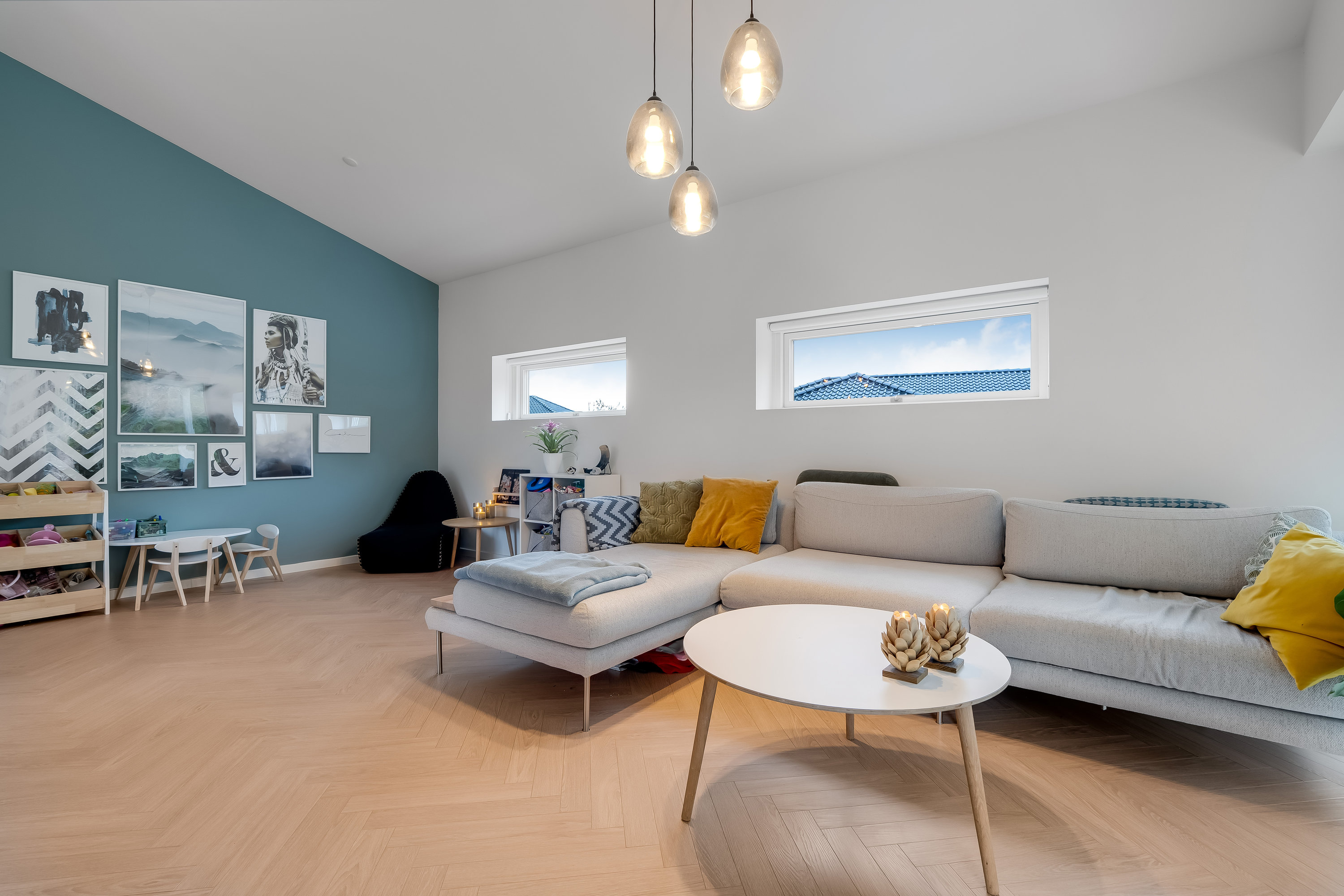 Fremhævet stue billede i fuldskærmstilstand. Billede af Bombakken 57, 3320 Skævinge