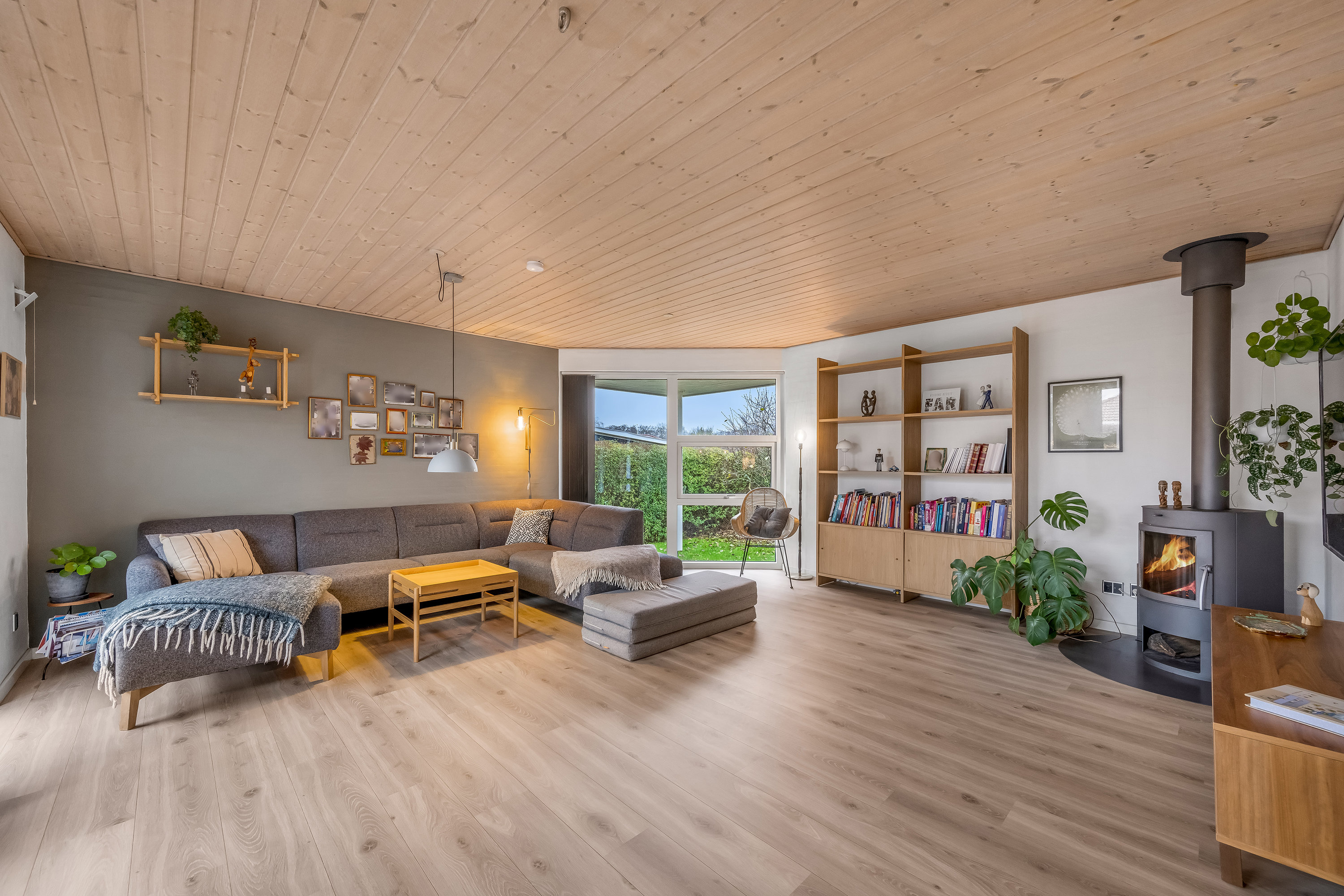 Fremhævet stue billede i fuldskærmstilstand. Billede af Præstegårdsvej 70, 6900 Skjern