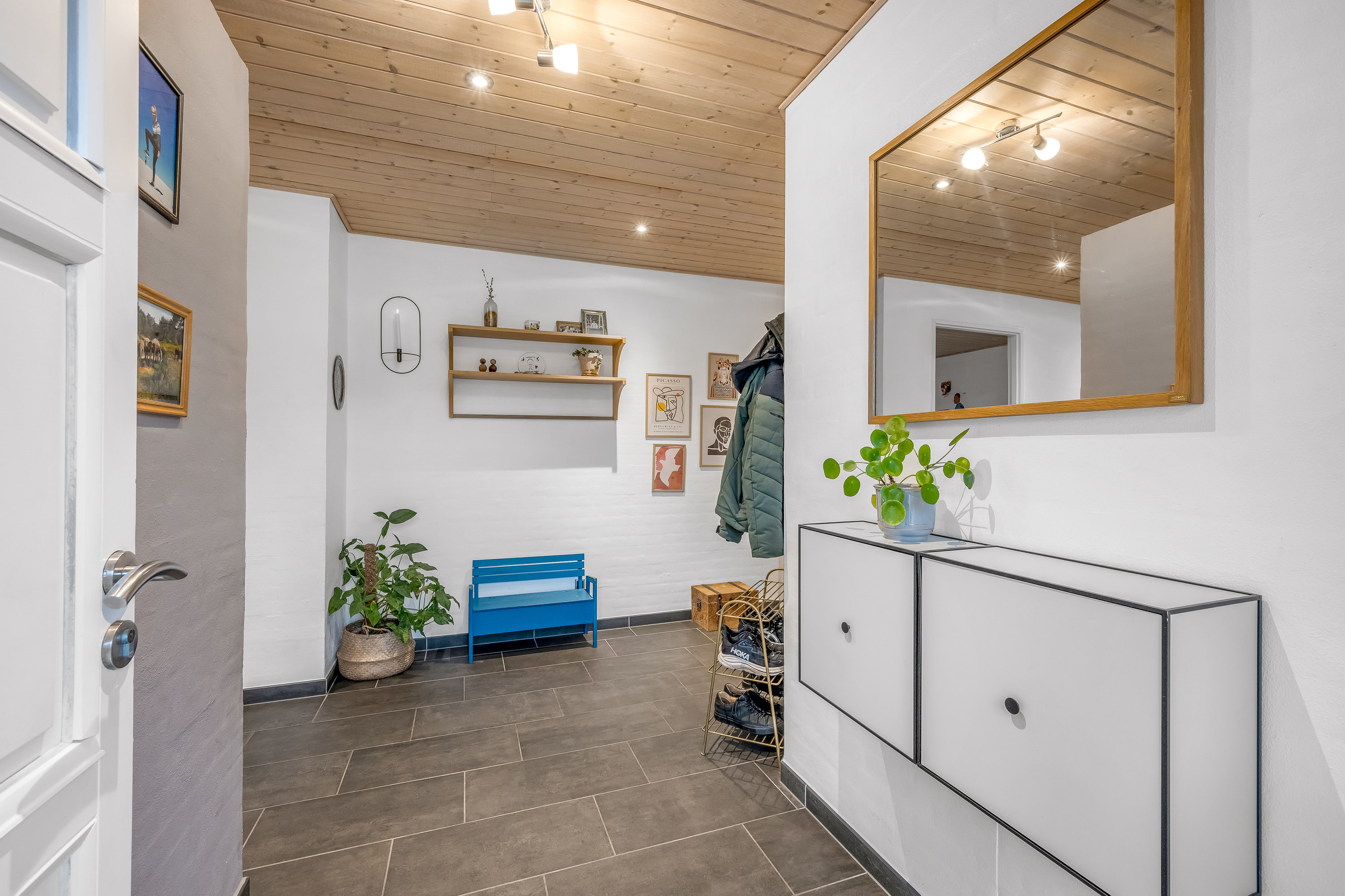 Fremhævet entre billede i fuldskærmstilstand. Billede af Præstegårdsvej 70, 6900 Skjern