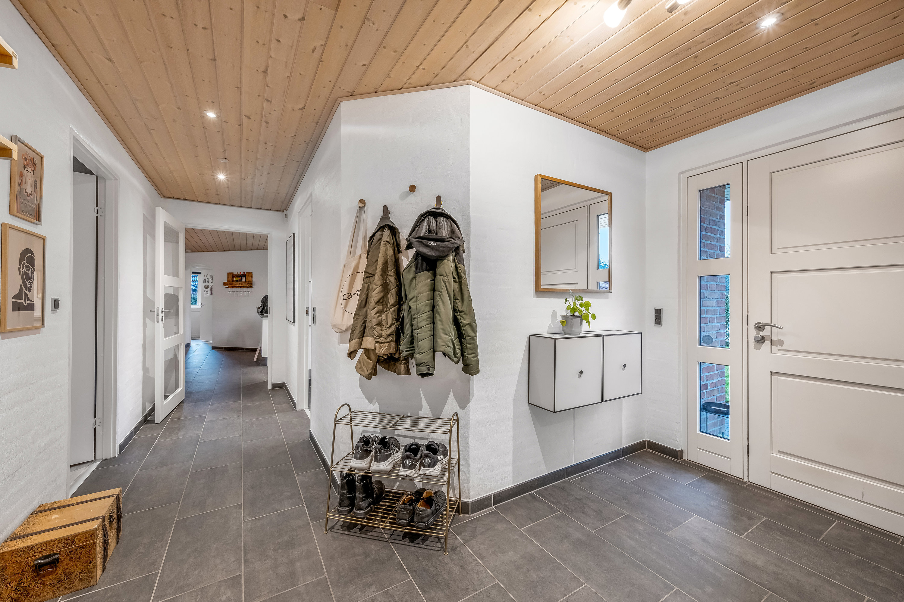 Fremhævet entre billede i fuldskærmstilstand. Billede af Præstegårdsvej 70, 6900 Skjern