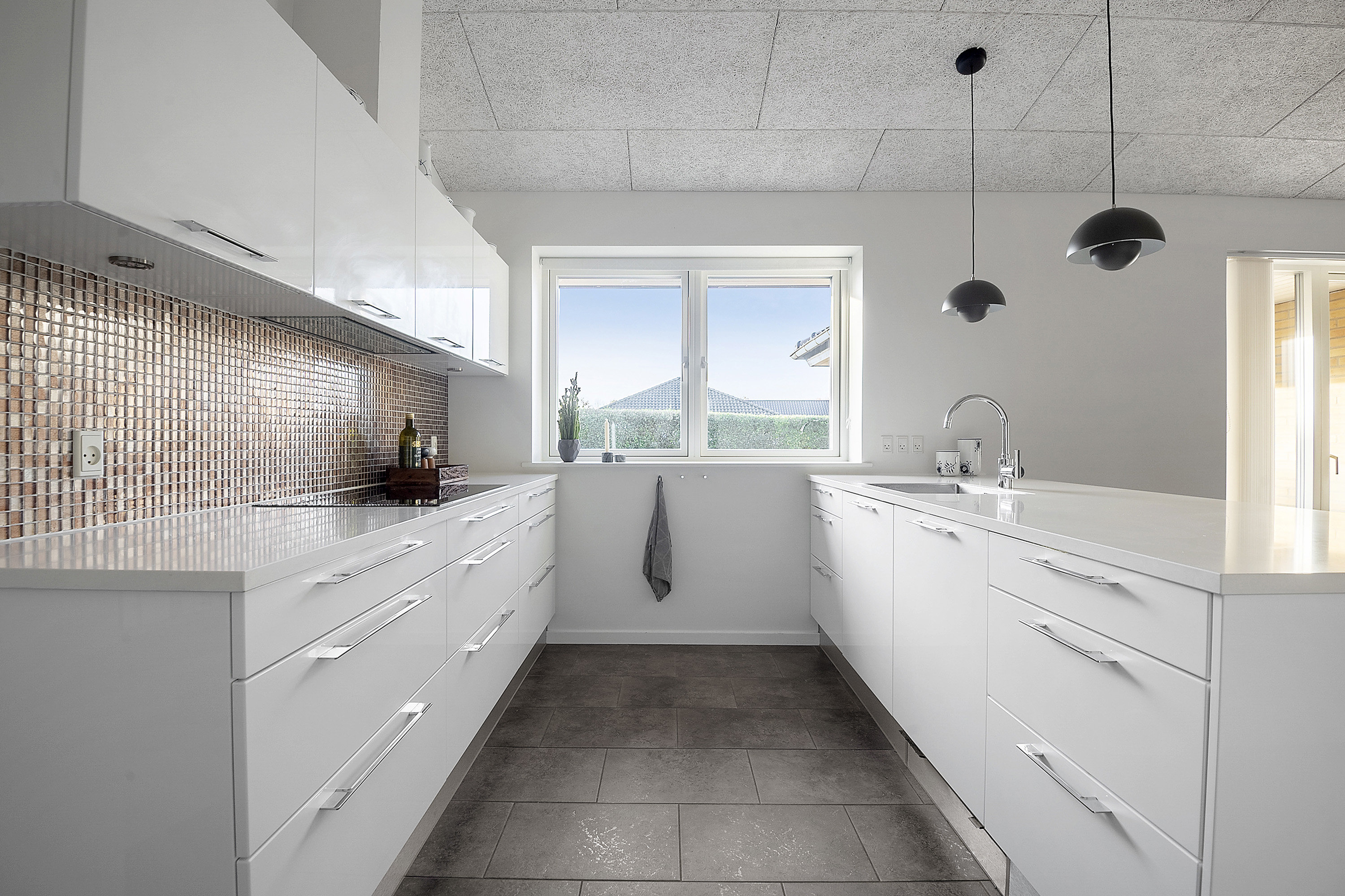 Fremhævet køkken billede i fuldskærmstilstand. Billede af Niels Lambertsens Vej 9, 6705 Esbjerg Ø