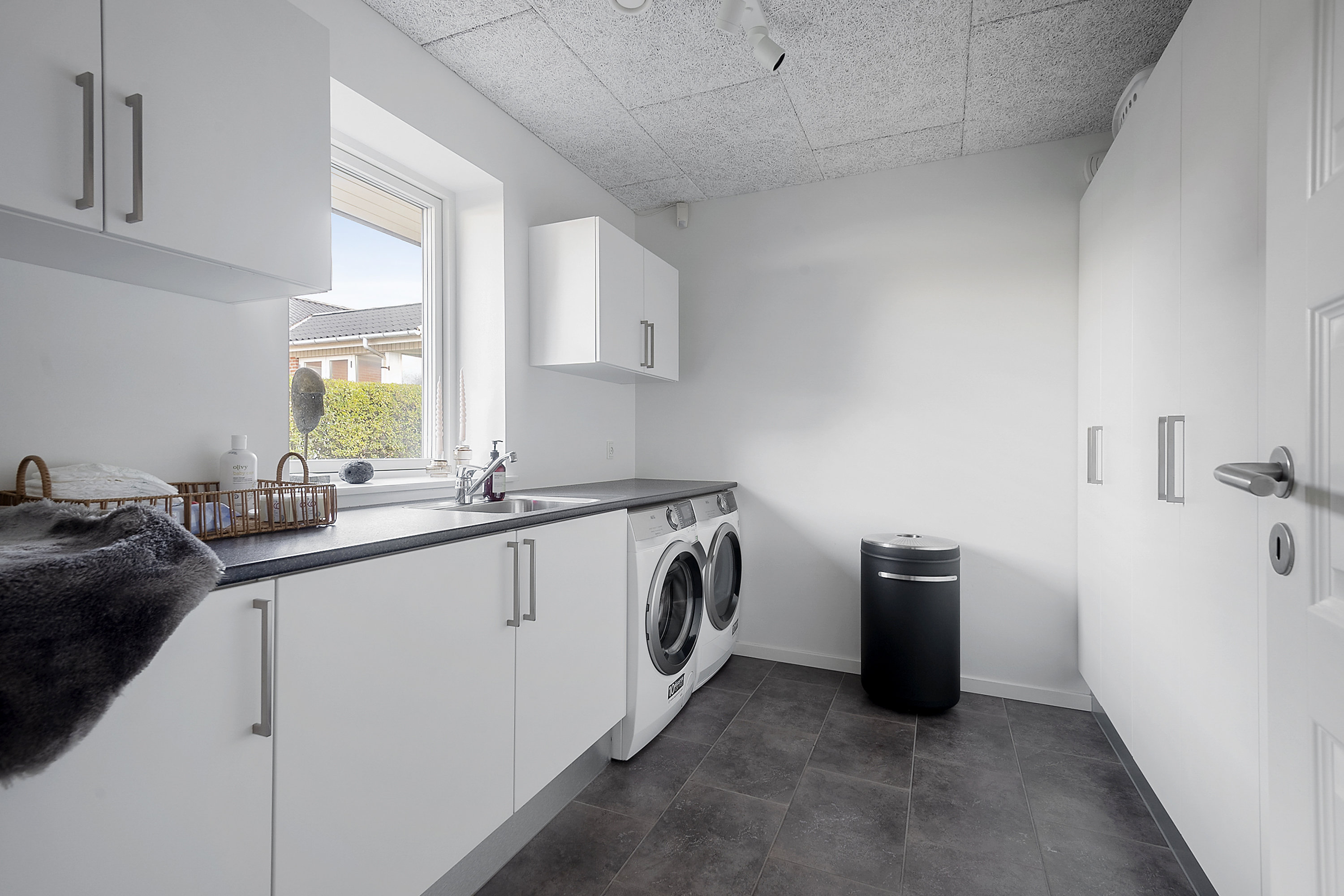 Fremhævet værelse billede i fuldskærmstilstand. Billede af Niels Lambertsens Vej 9, 6705 Esbjerg Ø