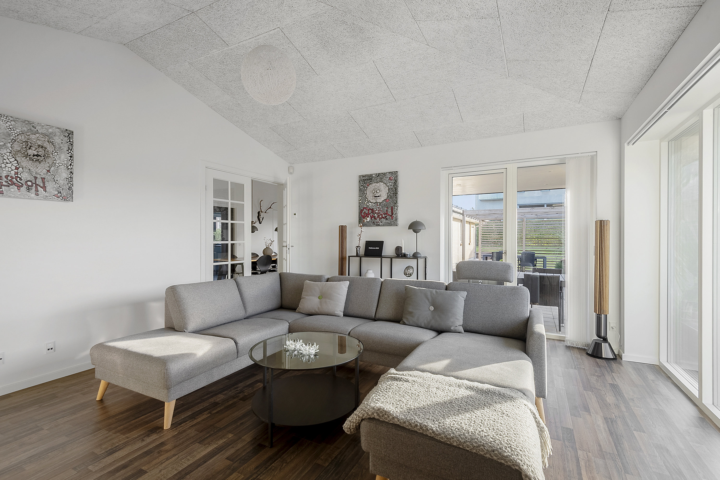 Fremhævet stue billede i fuldskærmstilstand. Billede af Niels Lambertsens Vej 9, 6705 Esbjerg Ø