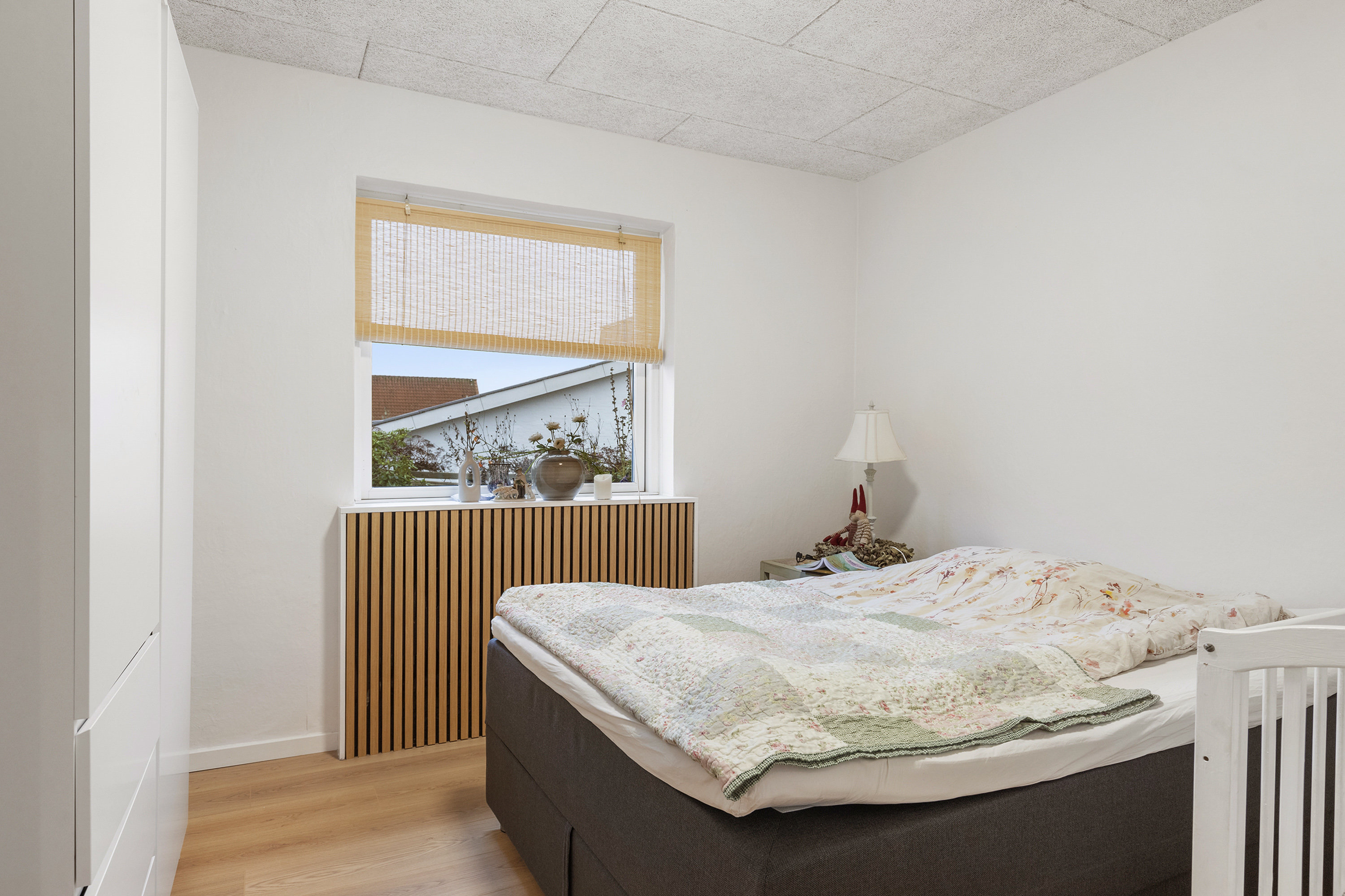 Fremhævet soveværelse billede i fuldskærmstilstand. Billede af Sdr Boulevard 7, 9600 Aars