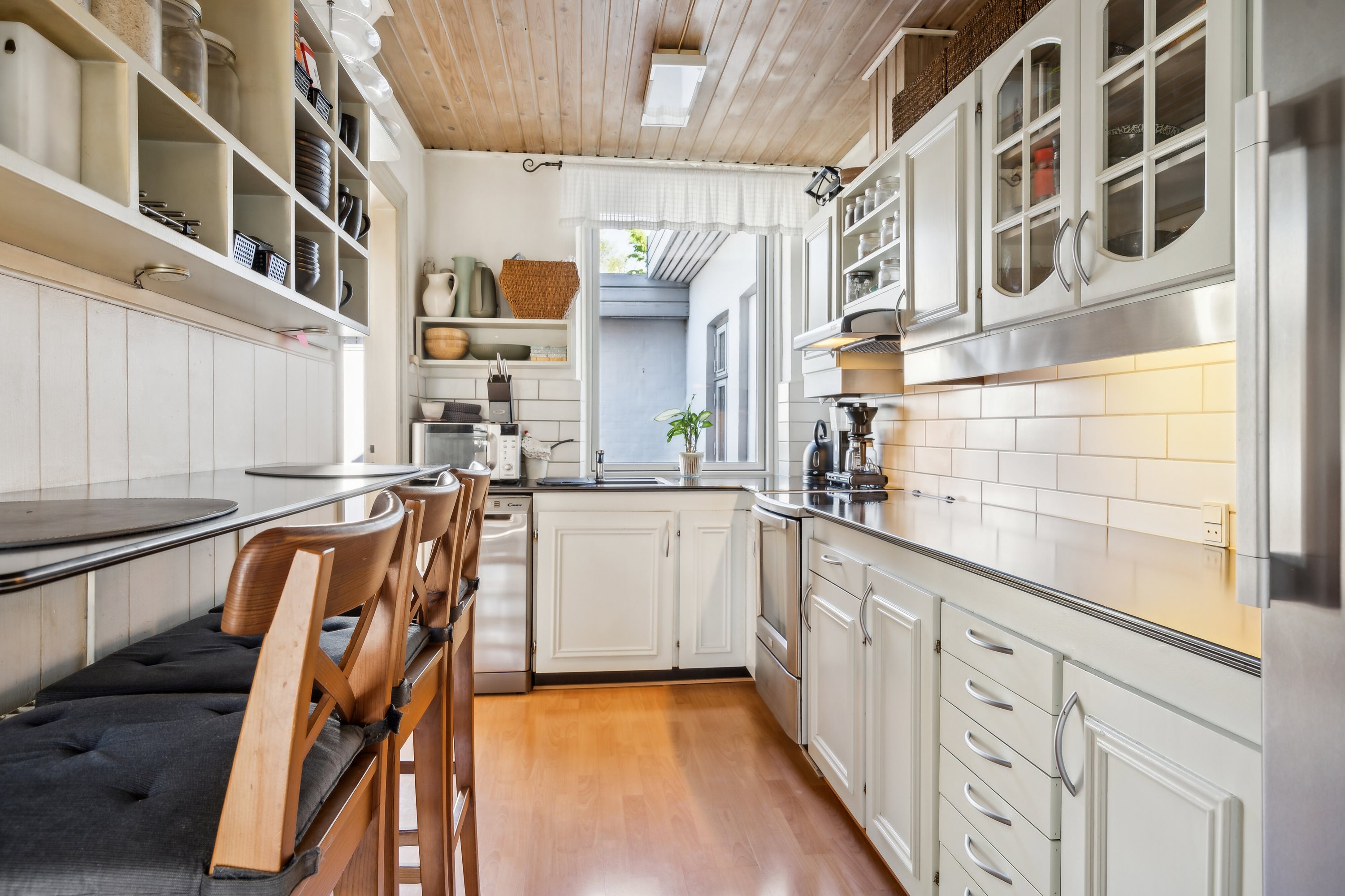 Fremhævet køkken billede i fuldskærmstilstand. Billede af Bakkevej 2, 5550 Langeskov