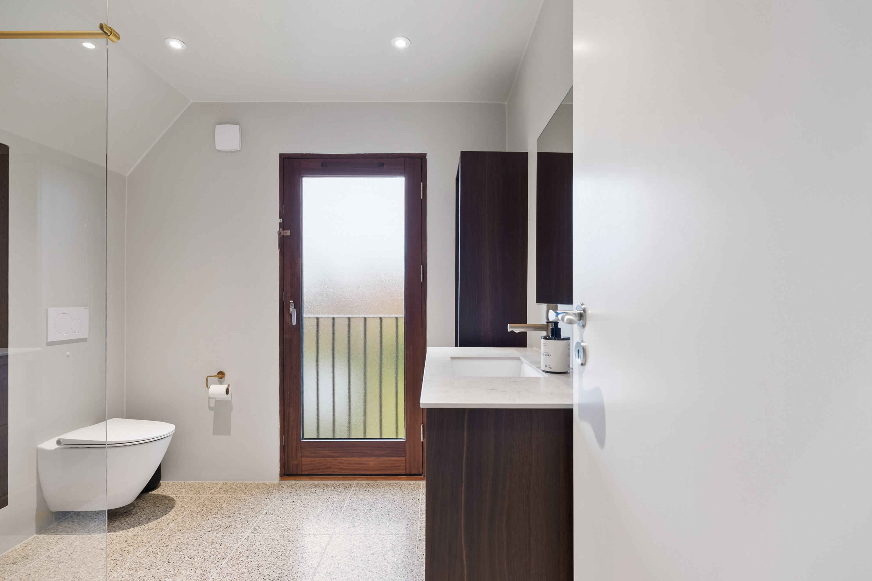 Fremhævet badeværelse billede i fuldskærmstilstand. Billede af Vanløsevej 11, 8000 Aarhus C