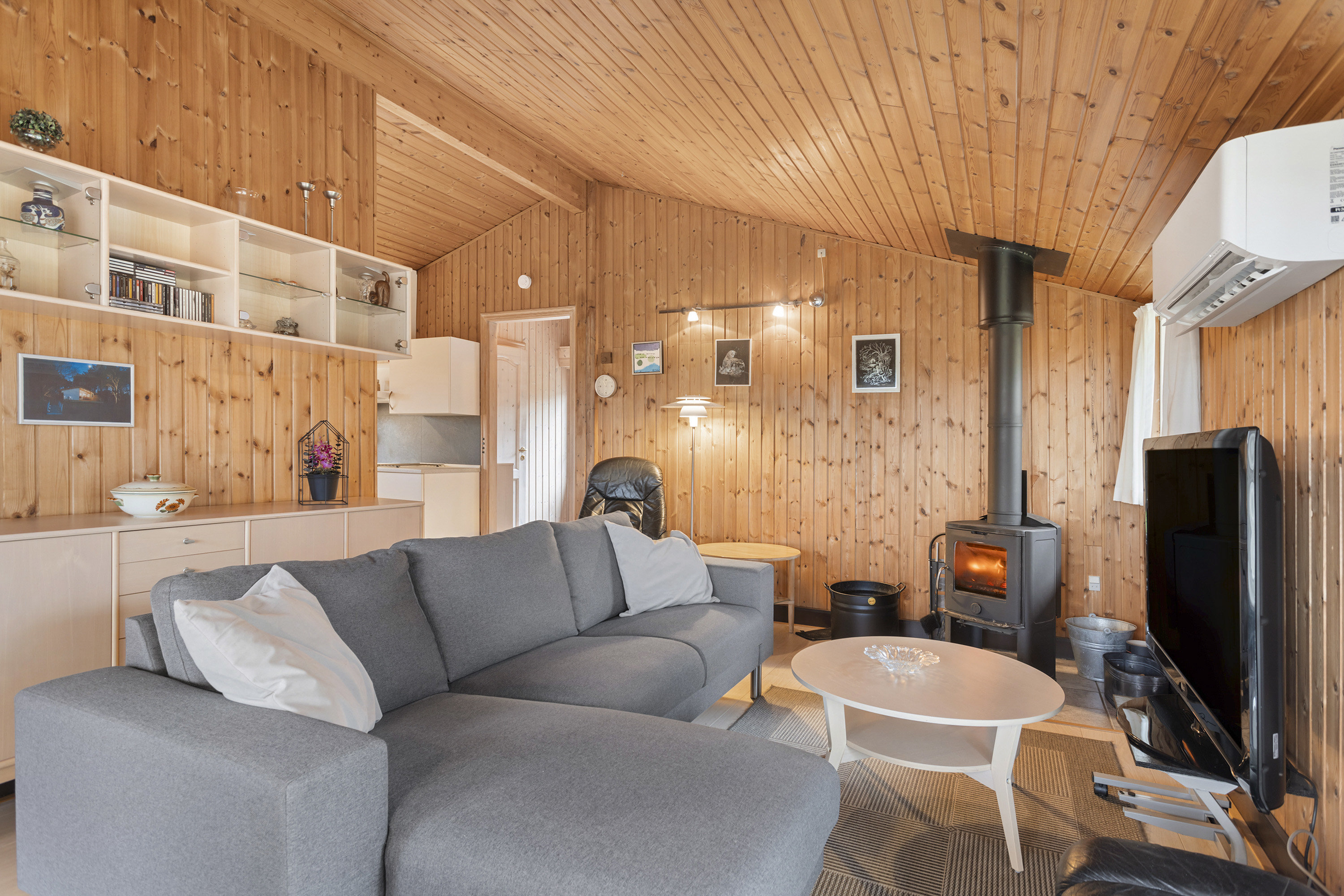 Fremhævet stue billede i fuldskærmstilstand. Billede af Rimmevej 6, Lyngså, 9300 Sæby