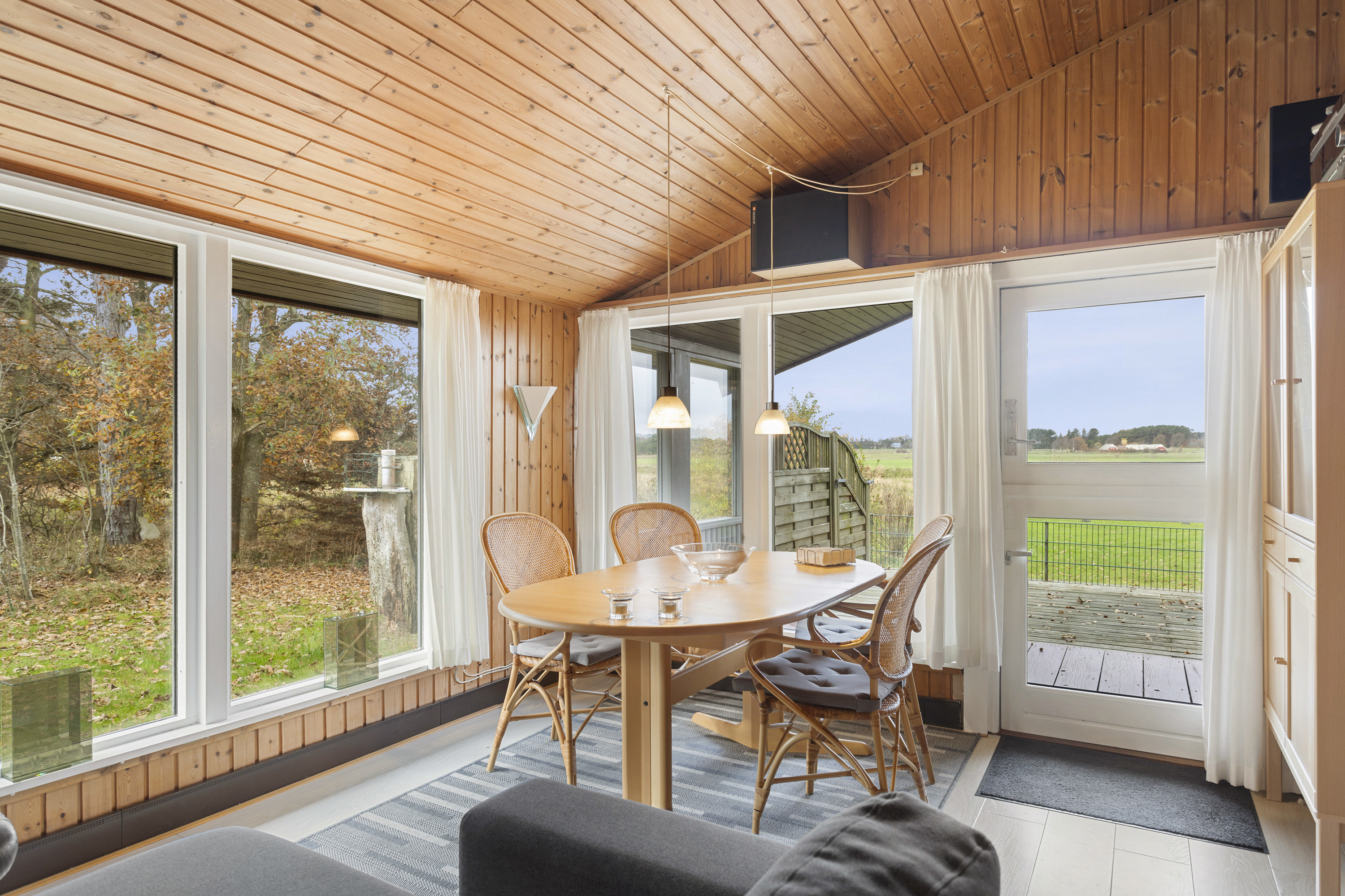 Fremhævet stue billede i fuldskærmstilstand. Billede af Rimmevej 6, Lyngså, 9300 Sæby