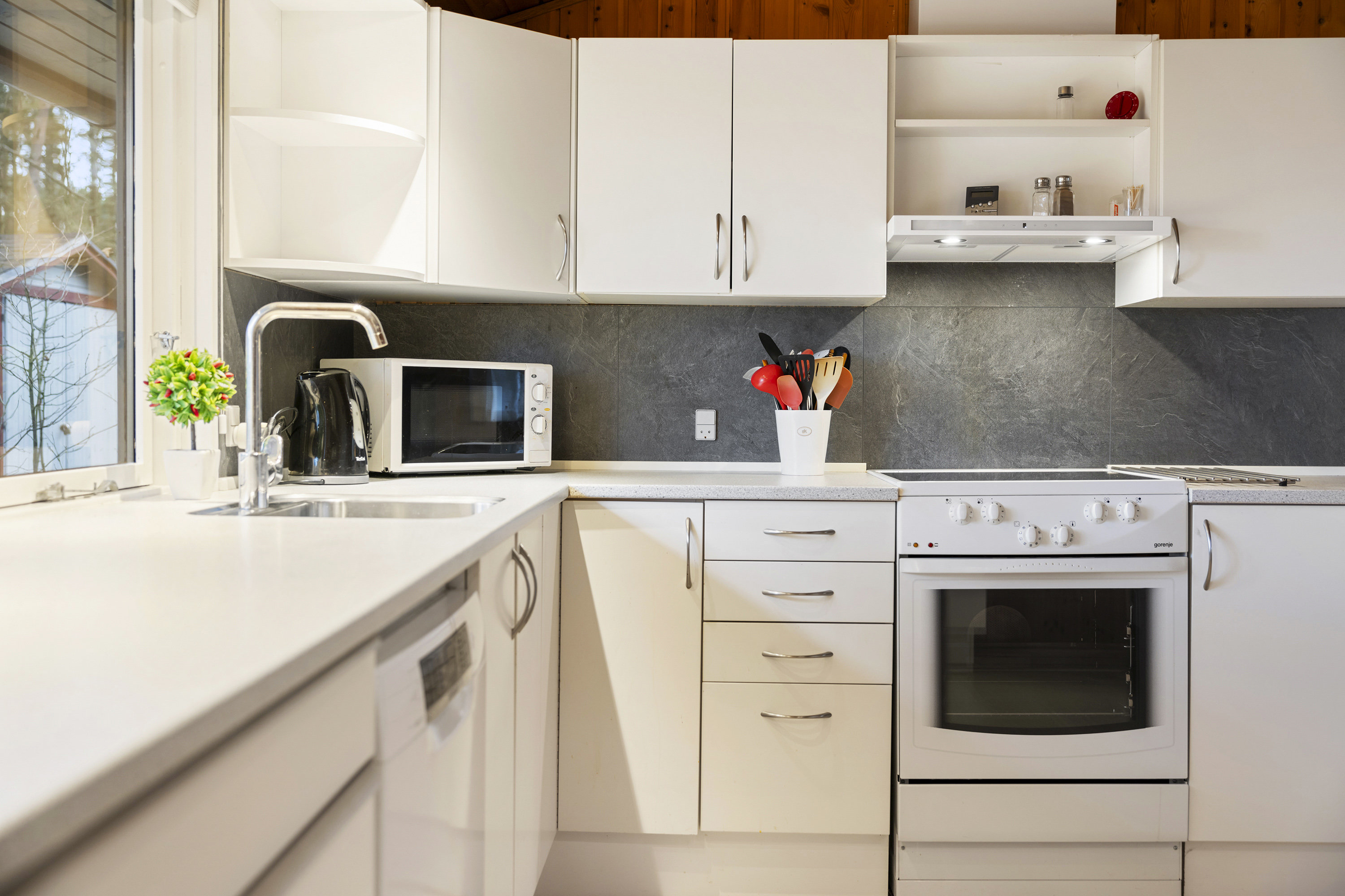 Fremhævet køkken billede i fuldskærmstilstand. Billede af Rimmevej 6, Lyngså, 9300 Sæby