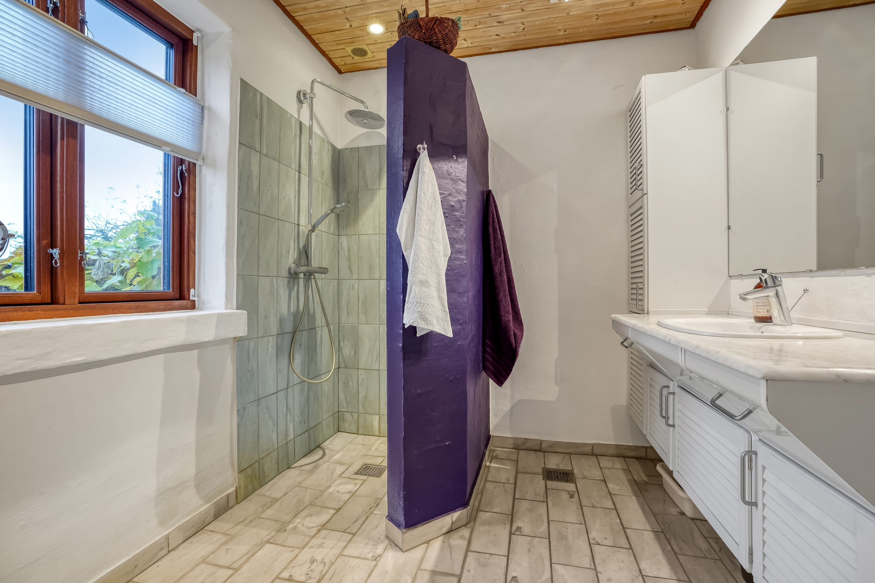 Fremhævet badeværelse billede i fuldskærmstilstand. Billede af Møllemarksvej 4, Bolbro, 5200 Odense V