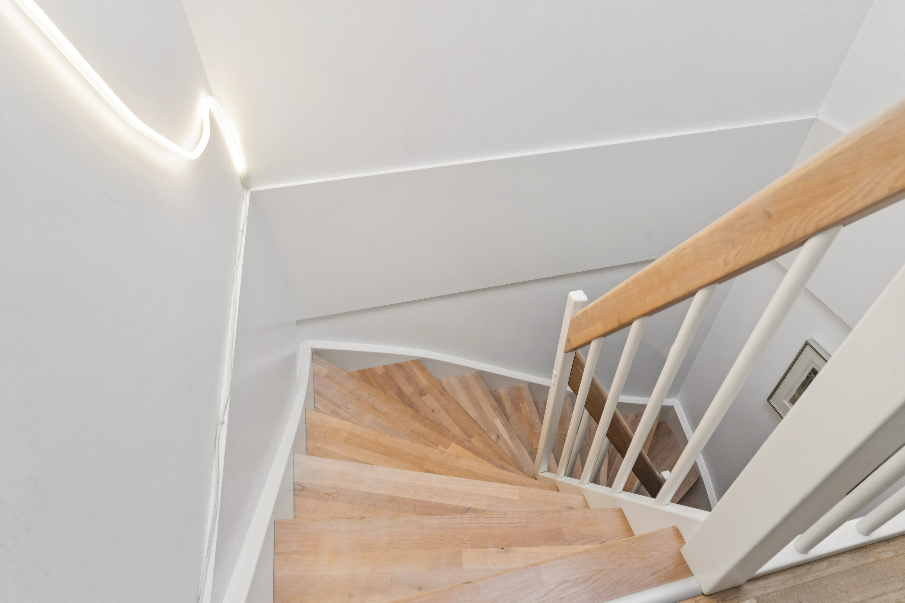 Fremhævet trappe billede i fuldskærmstilstand. Billede af Pinievej 4B, 2880 Bagsværd