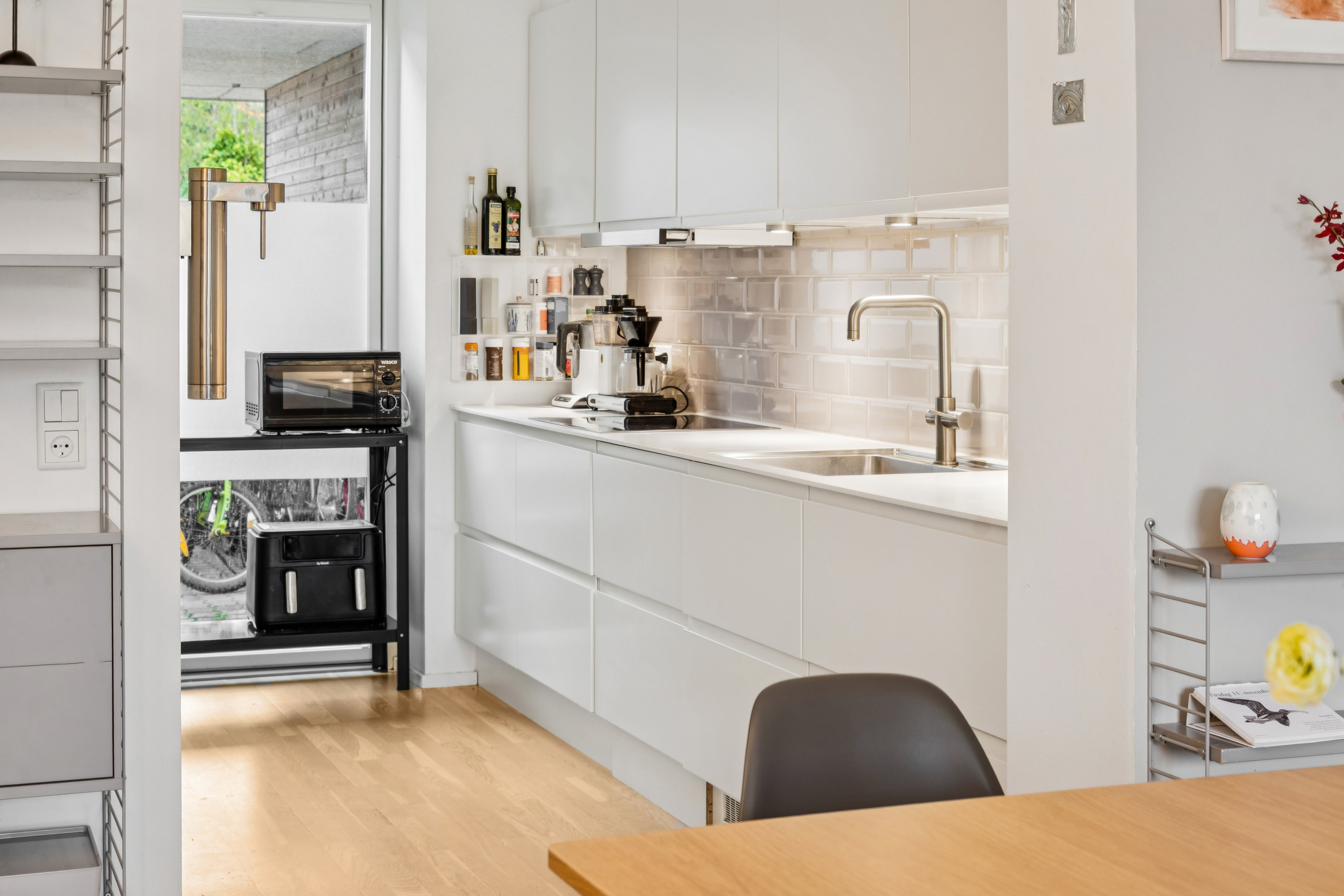 Fremhævet køkken billede i fuldskærmstilstand. Billede af Pinievej 4B, 2880 Bagsværd