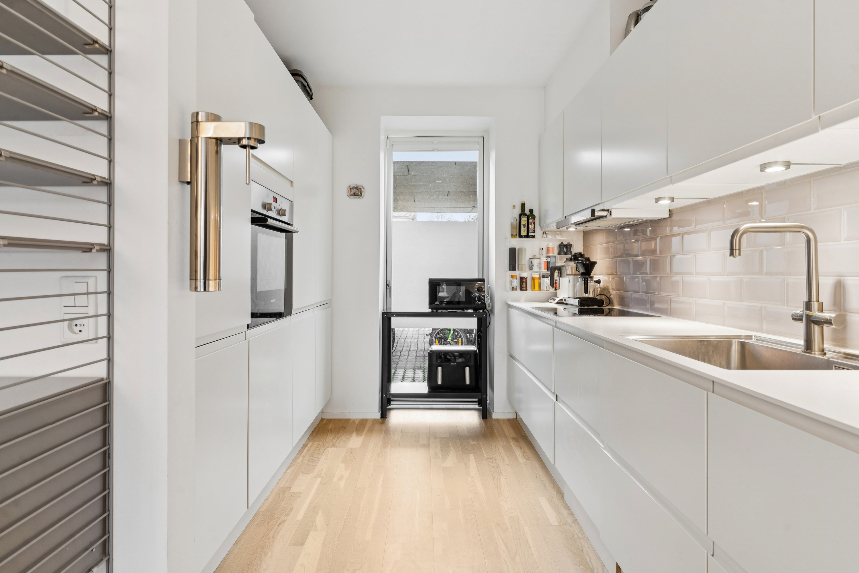 Fremhævet køkken billede i fuldskærmstilstand. Billede af Pinievej 4B, 2880 Bagsværd