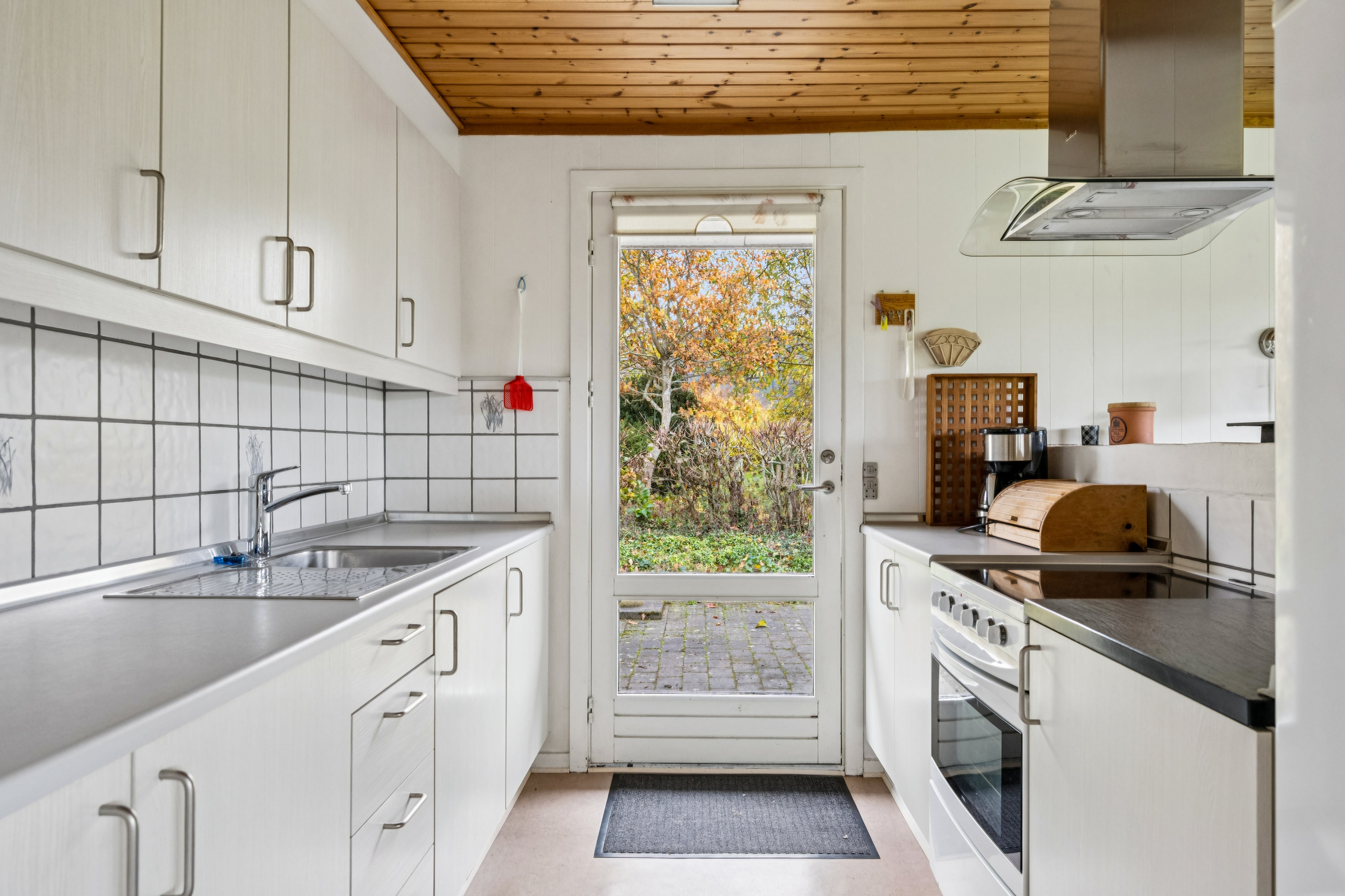 Fremhævet køkken billede i fuldskærmstilstand. Billede af Engblommevej 25, Begtrup Vig, 8420 Knebel