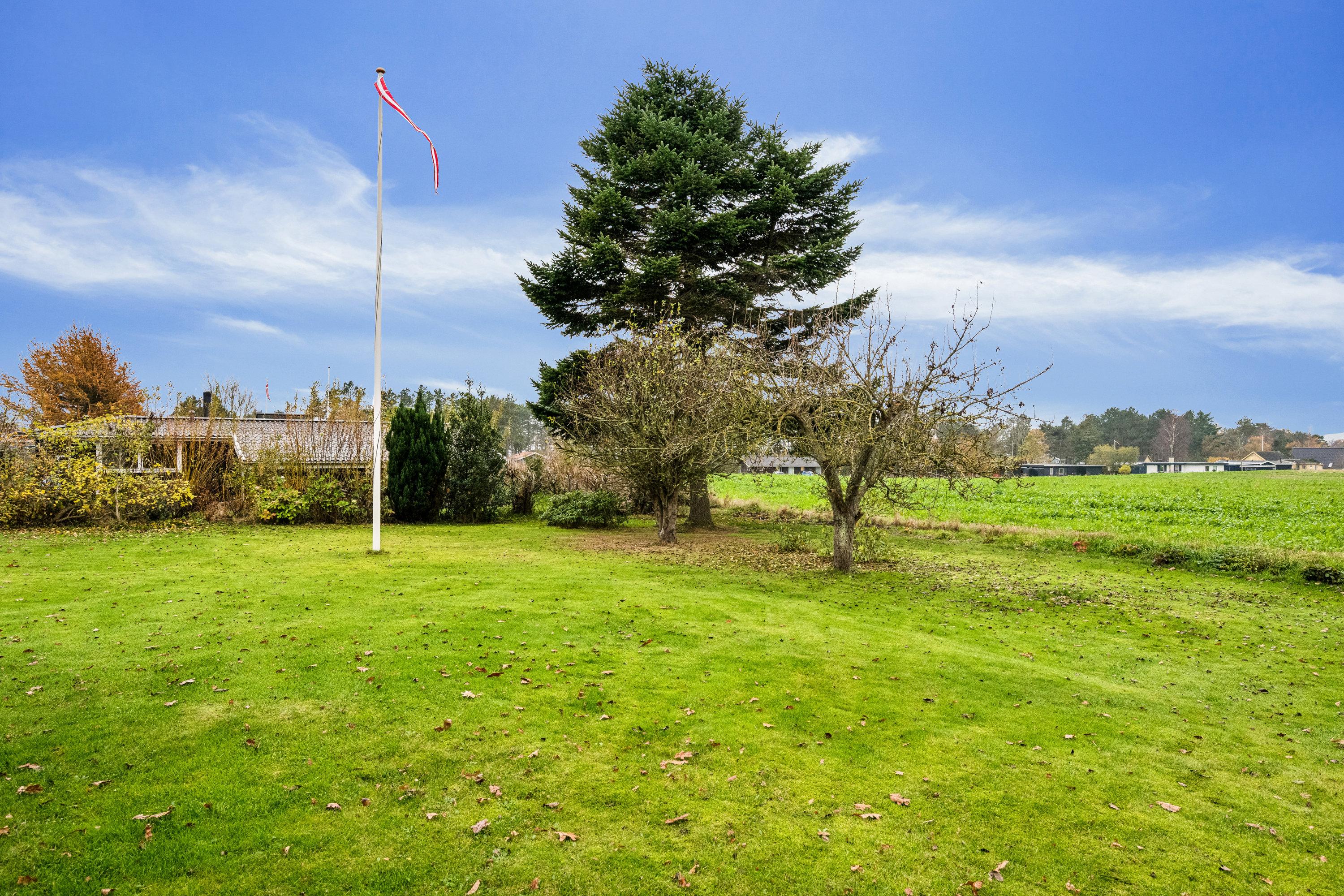 Fremhævet have billede i fuldskærmstilstand. Billede af Engblommevej 25, Begtrup Vig, 8420 Knebel