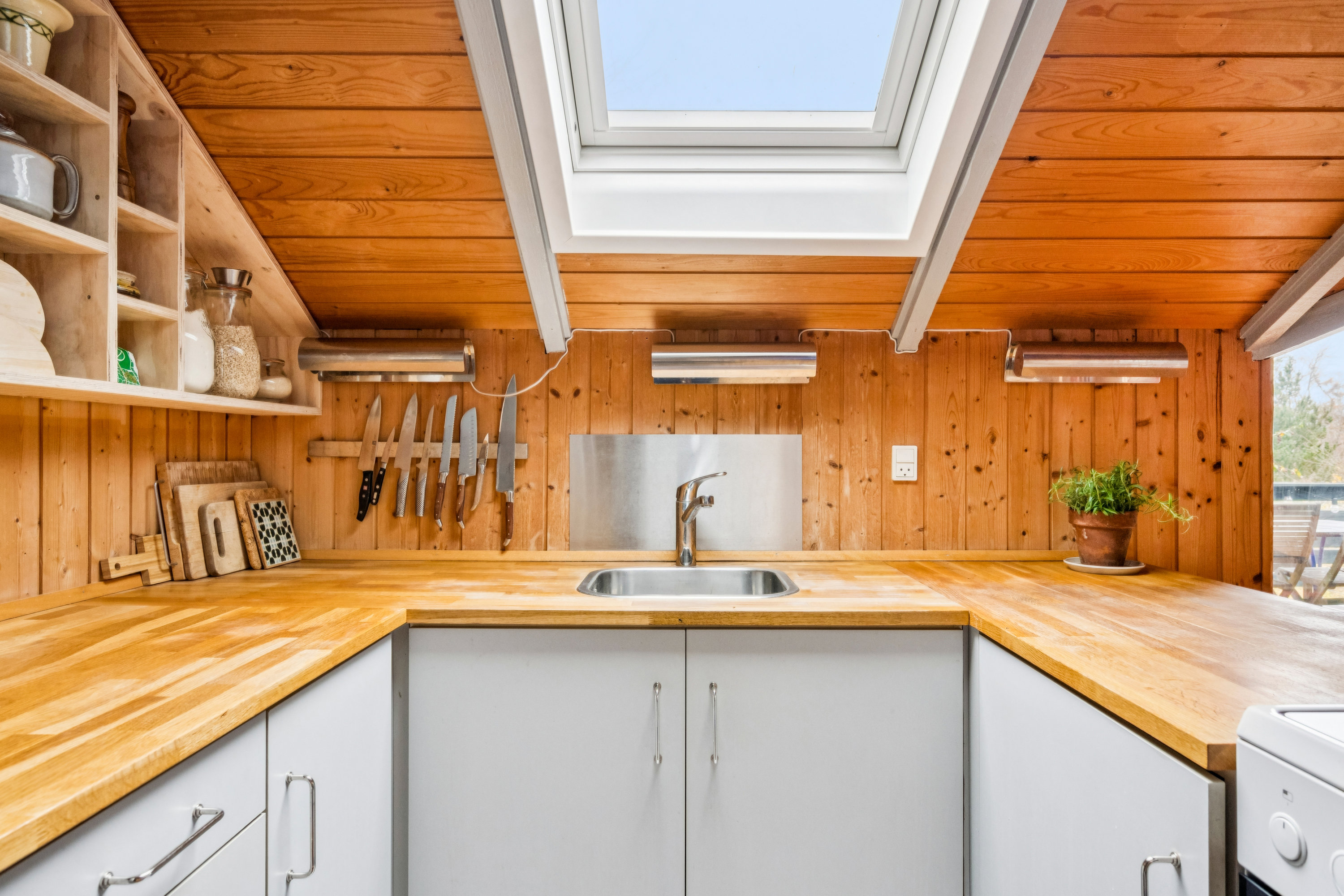 Fremhævet køkken billede i fuldskærmstilstand. Billede af Gl. Kirkebjerg 60, Stødov Bakker, 8420 Knebel