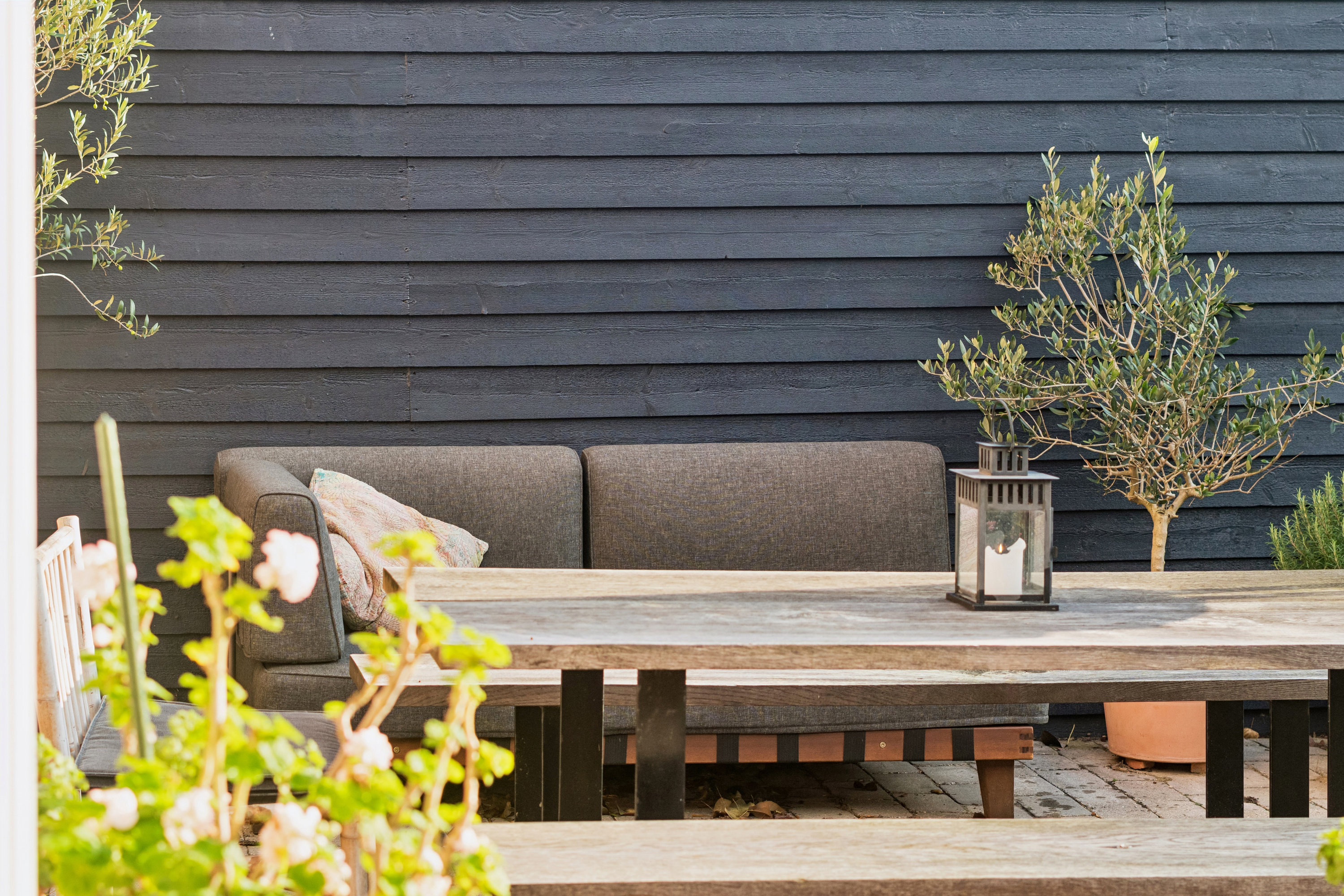 Fremhævet terrasse billede i fuldskærmstilstand. Billede af Svanevænget 8, 2100 København Ø