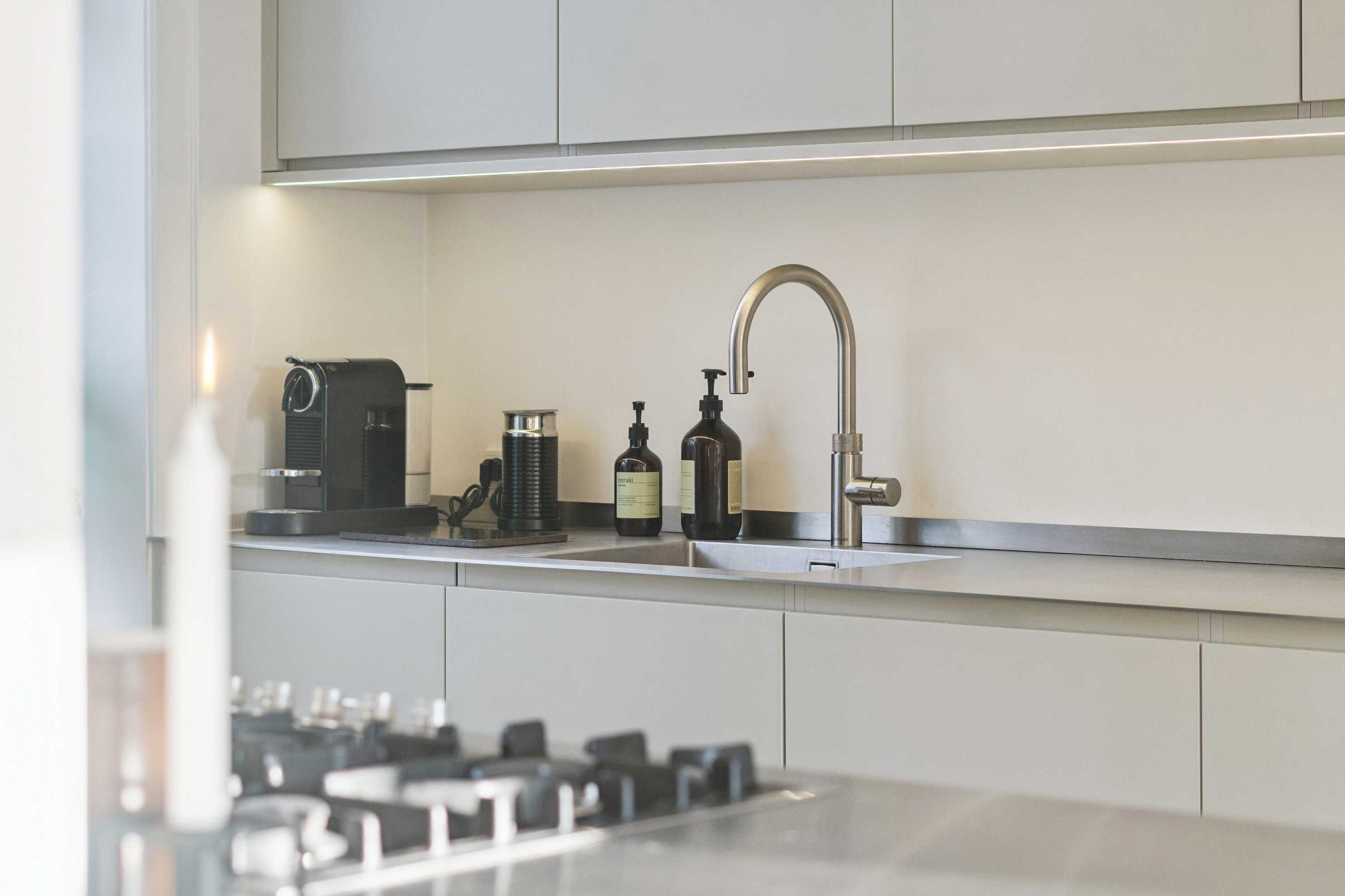 Fremhævet køkken billede i fuldskærmstilstand. Billede af Svanevænget 8, 2100 København Ø