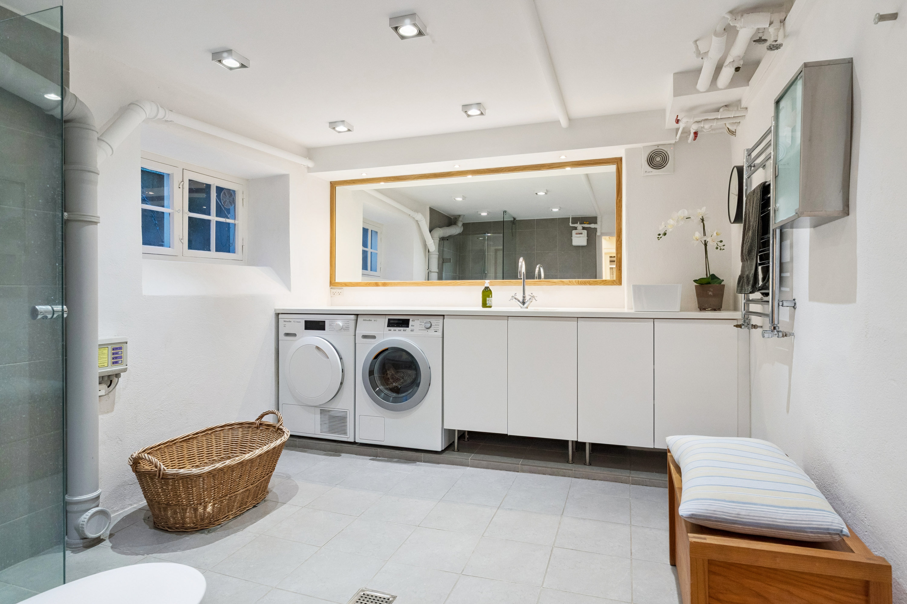 Fremhævet badeværelse billede i fuldskærmstilstand. Billede af Svanevænget 8, 2100 København Ø