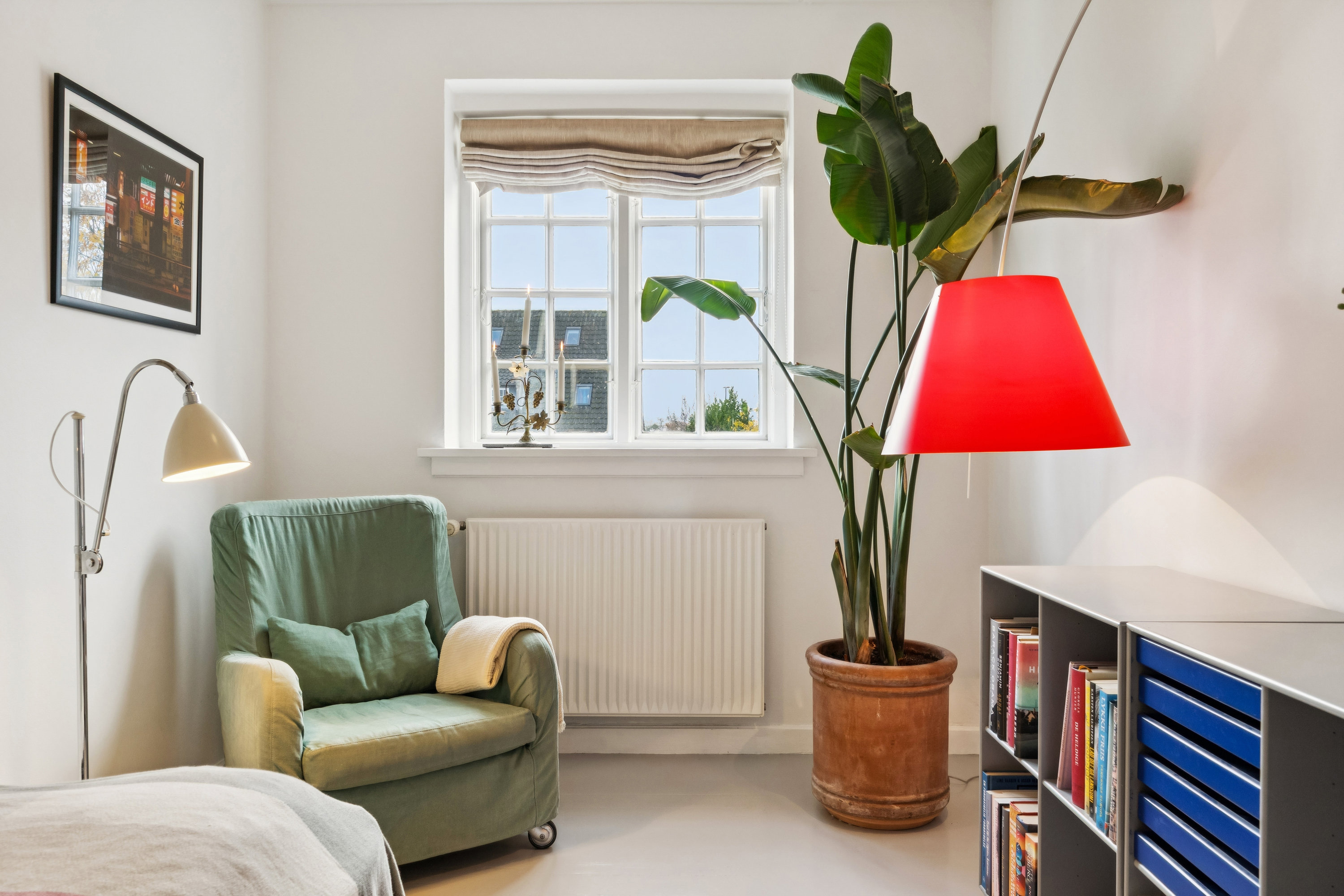 Fremhævet stue billede i fuldskærmstilstand. Billede af Svanevænget 8, 2100 København Ø