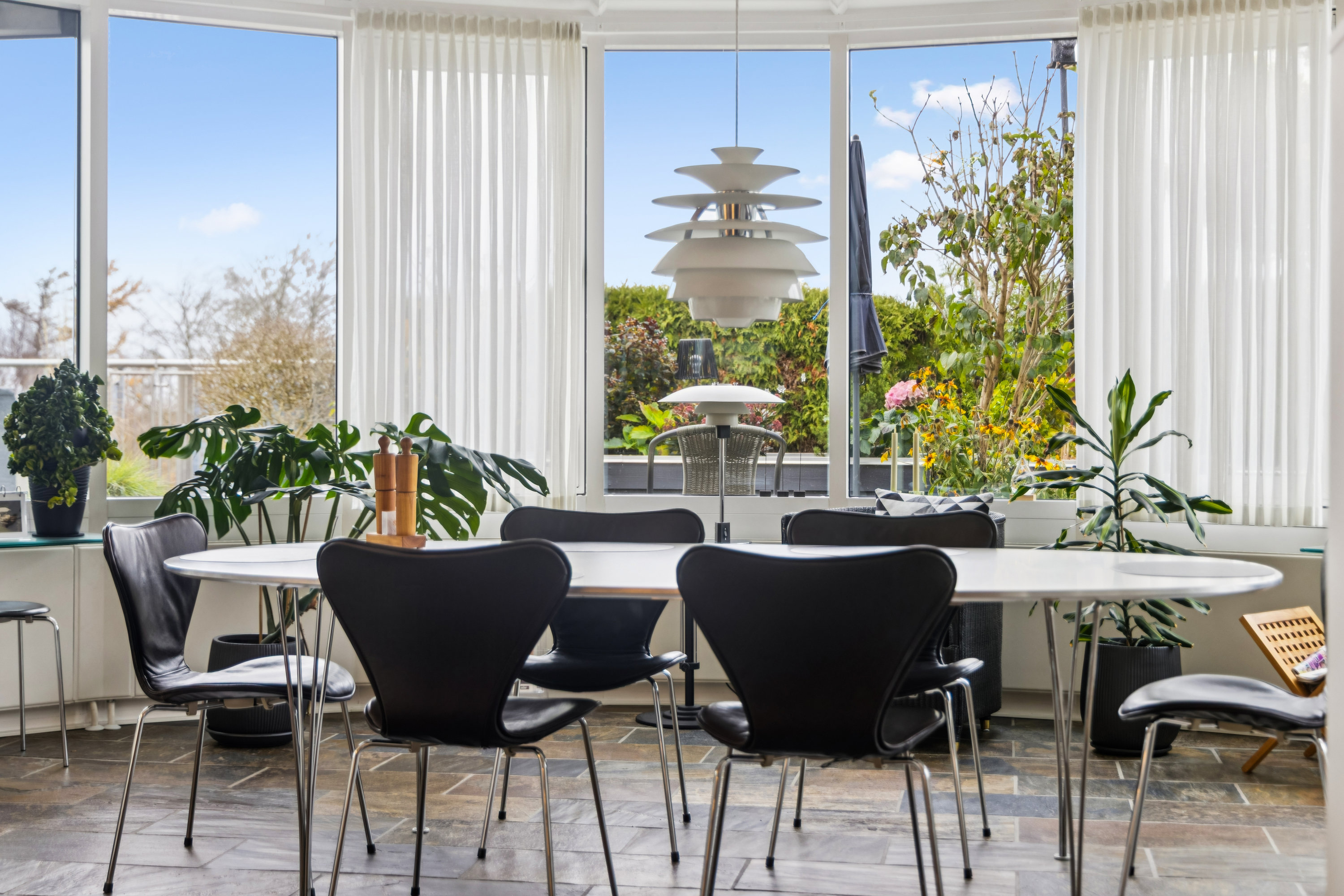 Fremhævet stue billede i fuldskærmstilstand. Billede af Jernbanegade 14, 1., 9460 Brovst