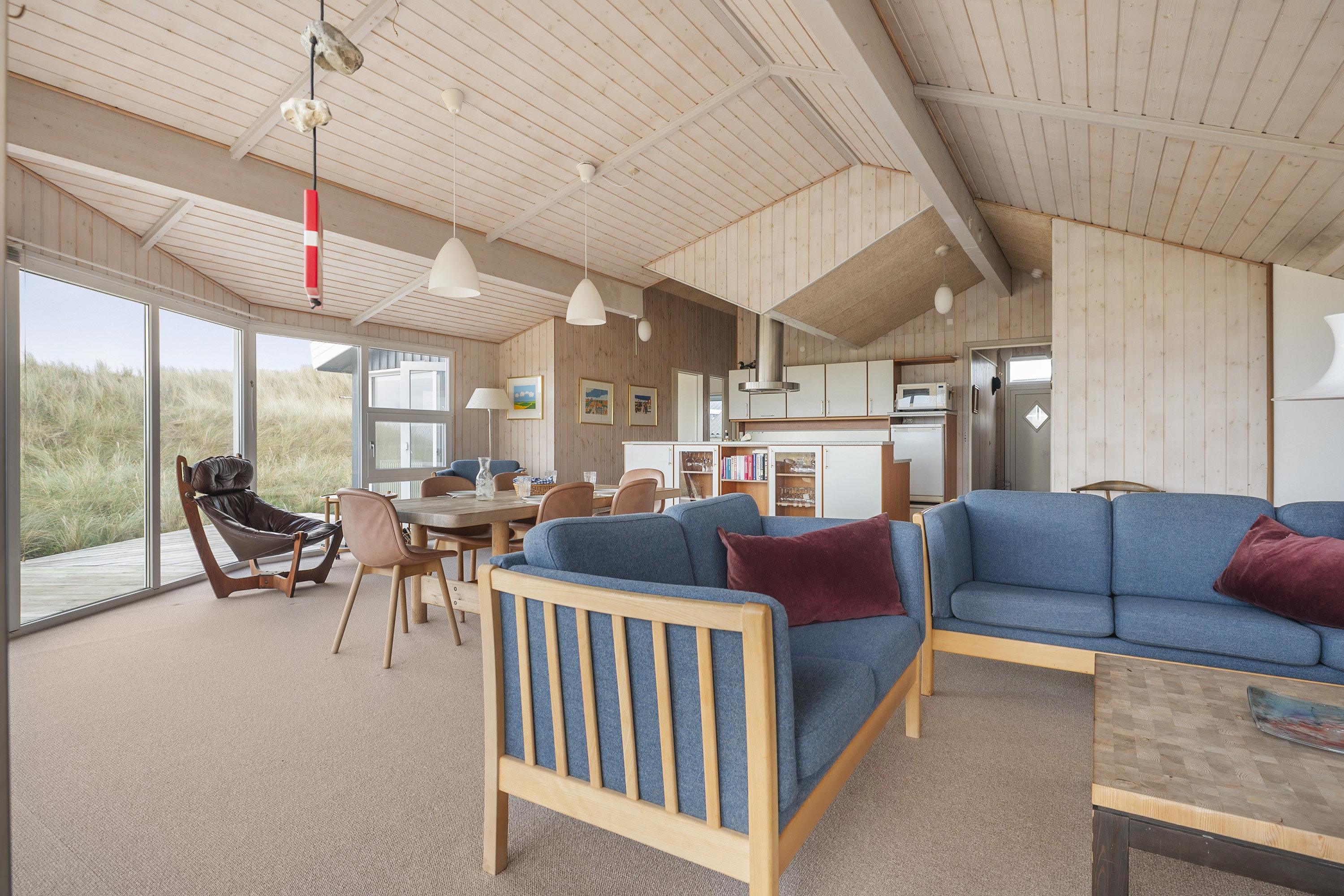 Fremhævet stue billede i fuldskærmstilstand. Billede af Strandklitten 16, Tornby, 9850 Hirtshals