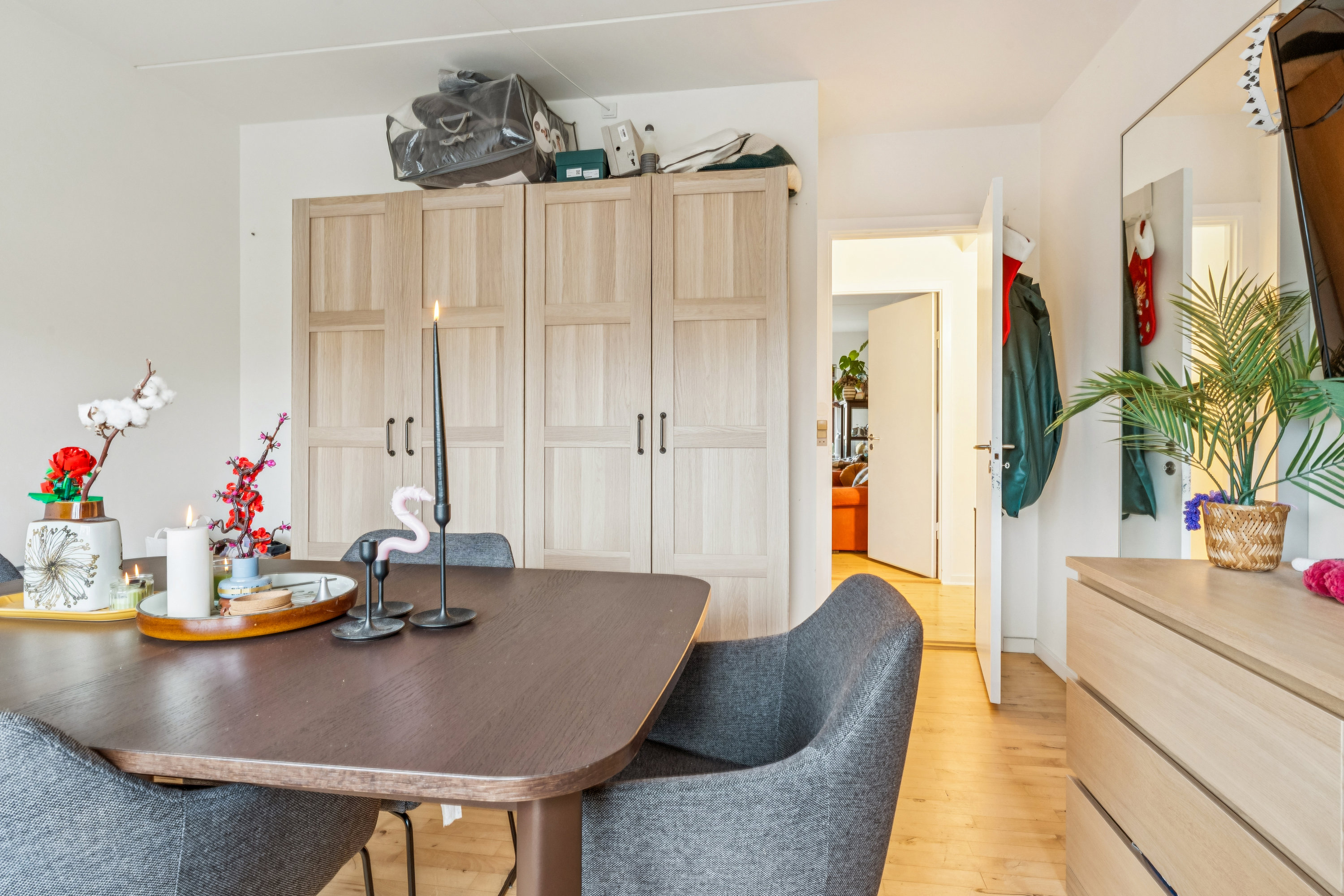 Miniaturebillede 2: stue. Billede af H. C. Andersens Vej 14, 1. tv., Vejgaard , 9000 Aalborg