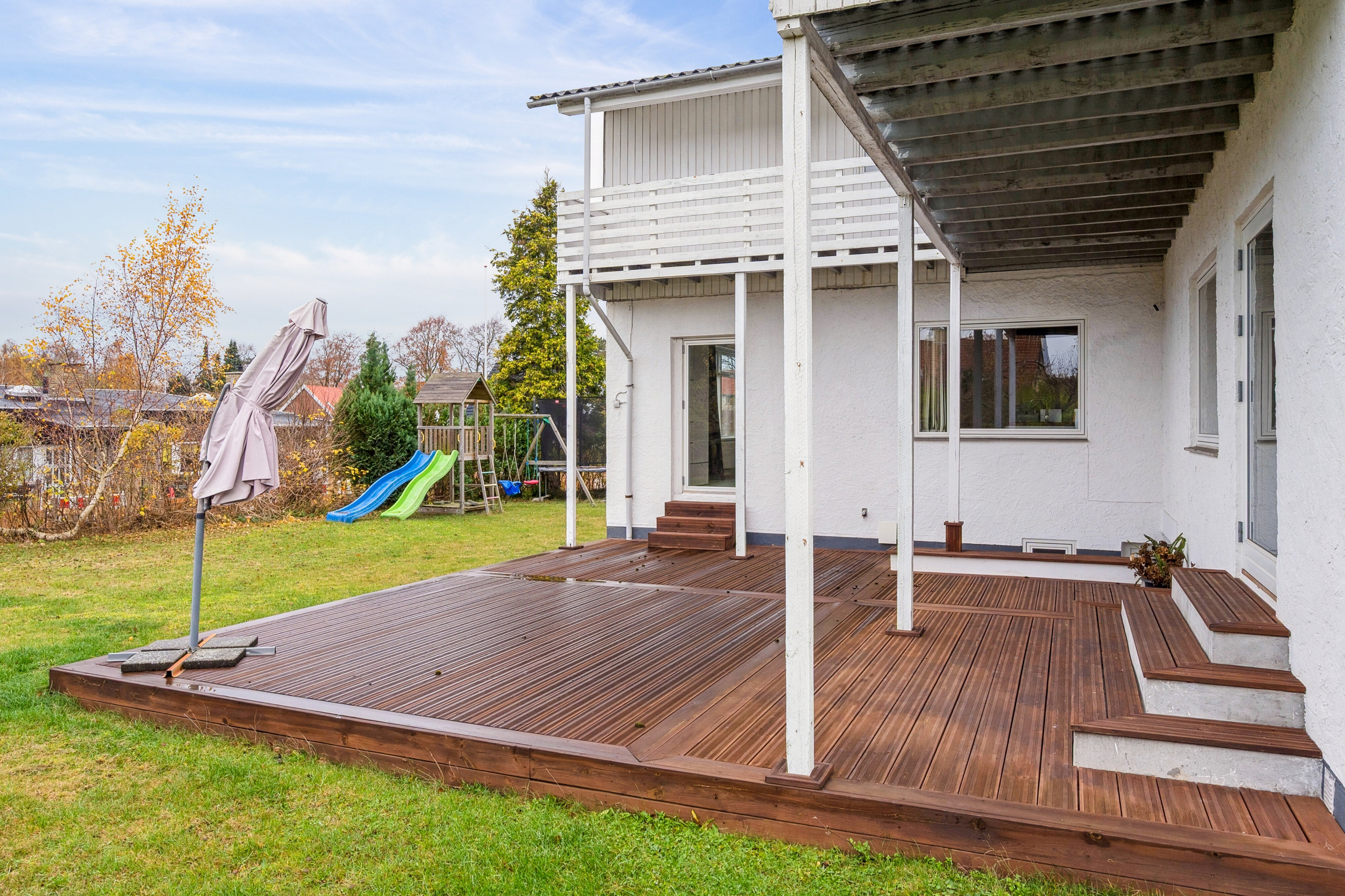 Fremhævet set fra haven billede i fuldskærmstilstand. Billede af Snogegårdsvej 135, 2860 Søborg