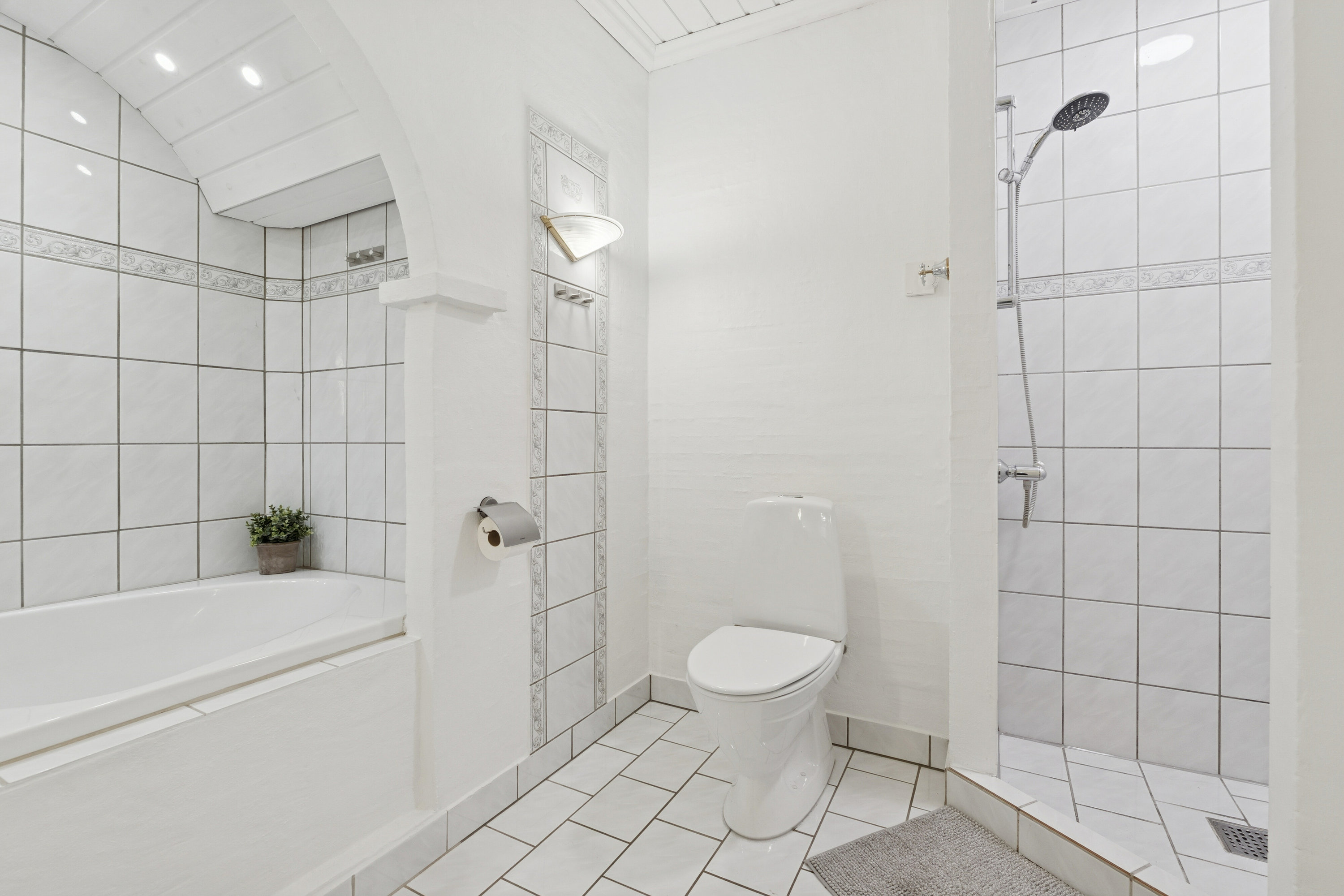 Fremhævet badeværelse billede i fuldskærmstilstand. Billede af Mejsevej 10, 7430 Ikast