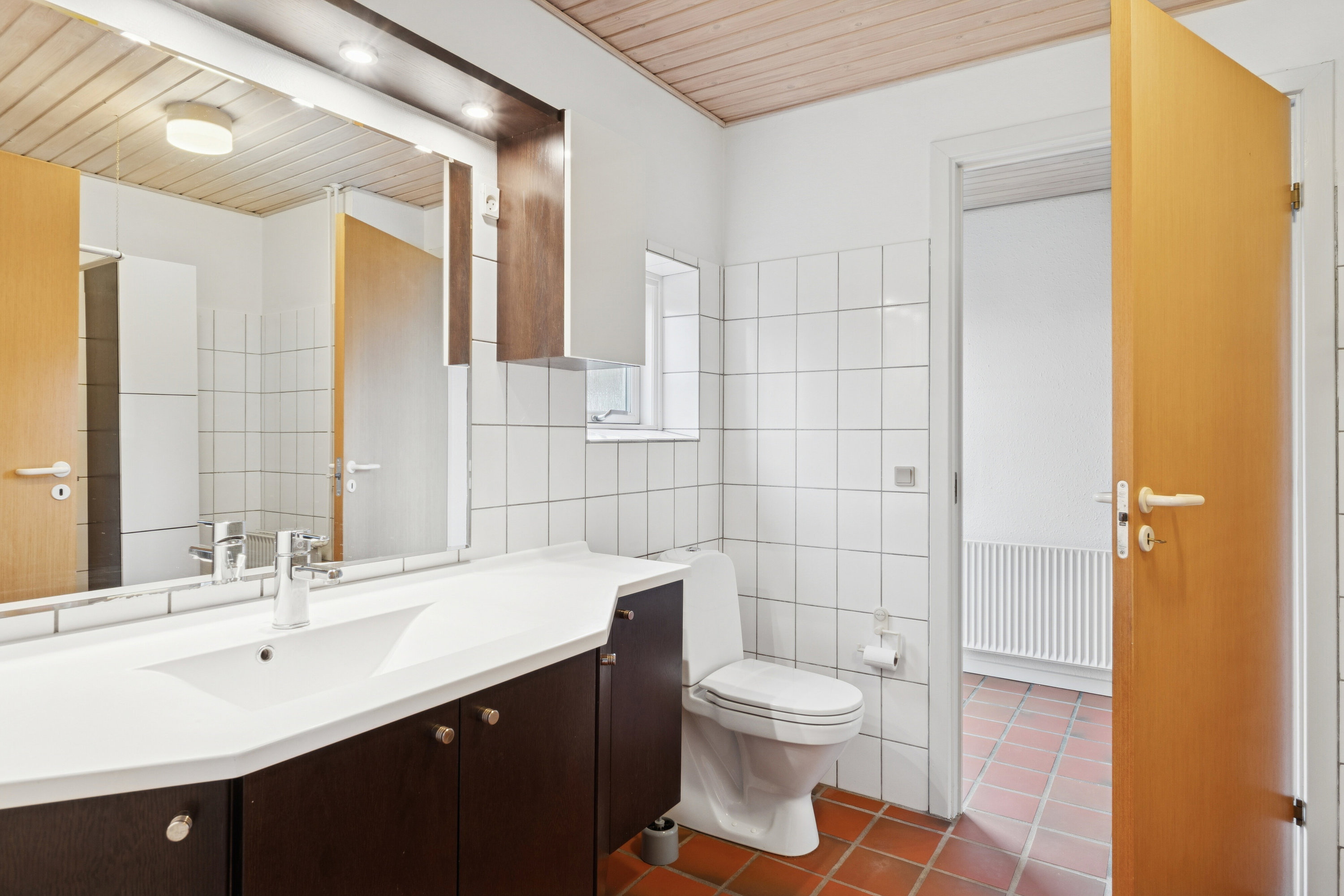 Fremhævet badeværelse billede i fuldskærmstilstand. Billede af Karen Blixens Vej 2M, 7430 Ikast