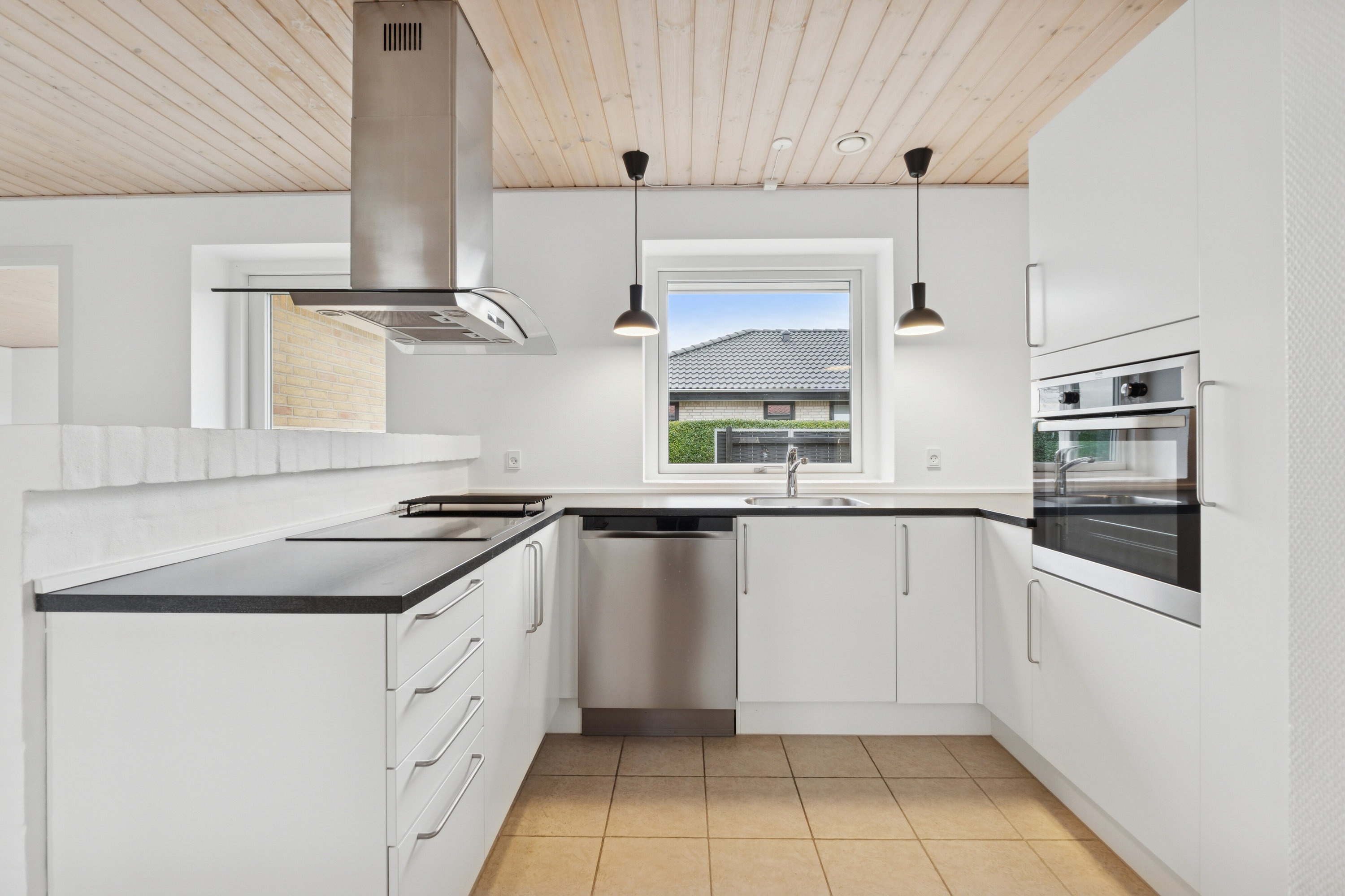 Fremhævet køkken billede i fuldskærmstilstand. Billede af Skovballevej 59A, Tåsinge, 5700 Svendborg