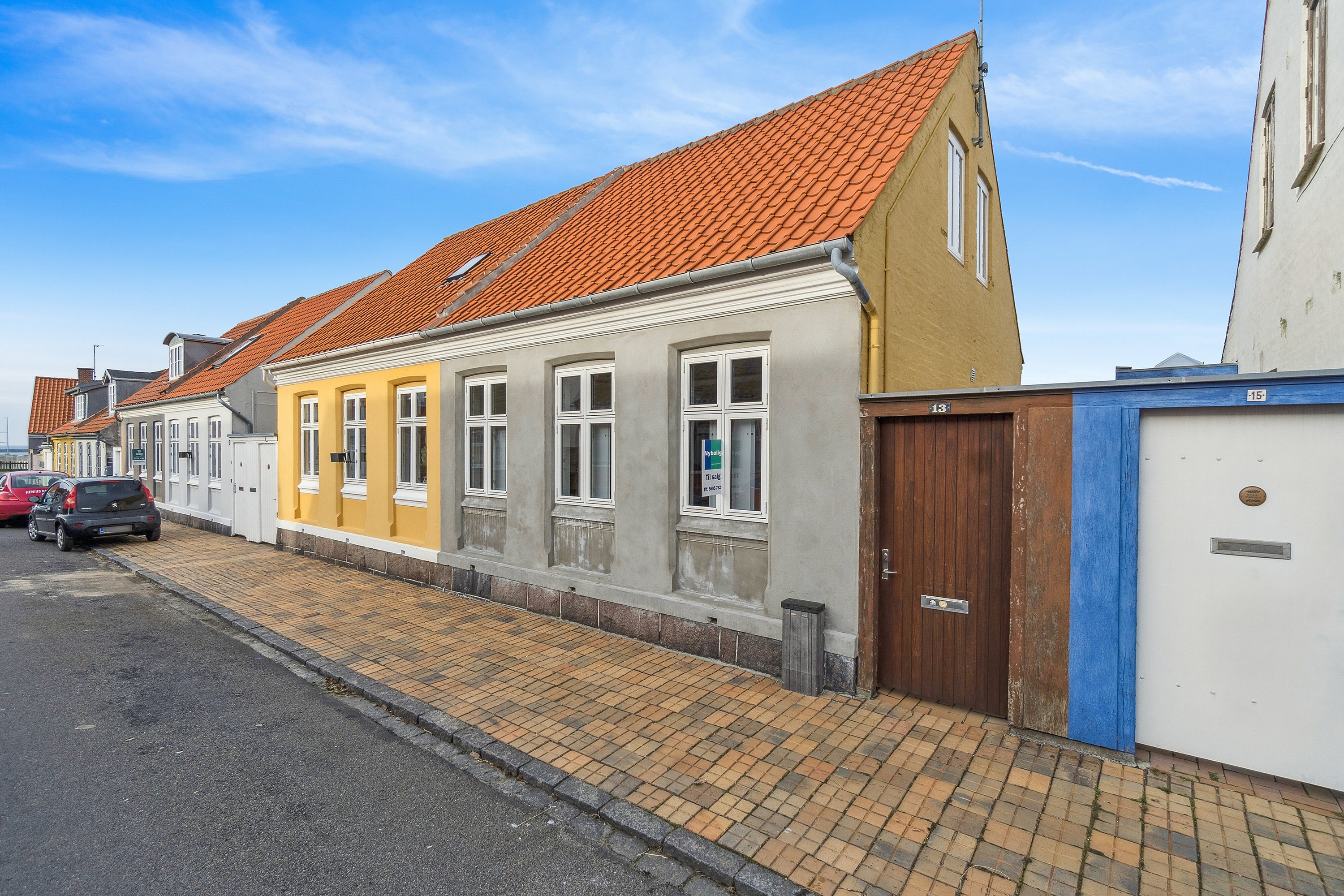 Fremhævet set fra vejen billede i fuldskærmstilstand. Billede af Stormgade 13, Rønne, 3700 Rønne