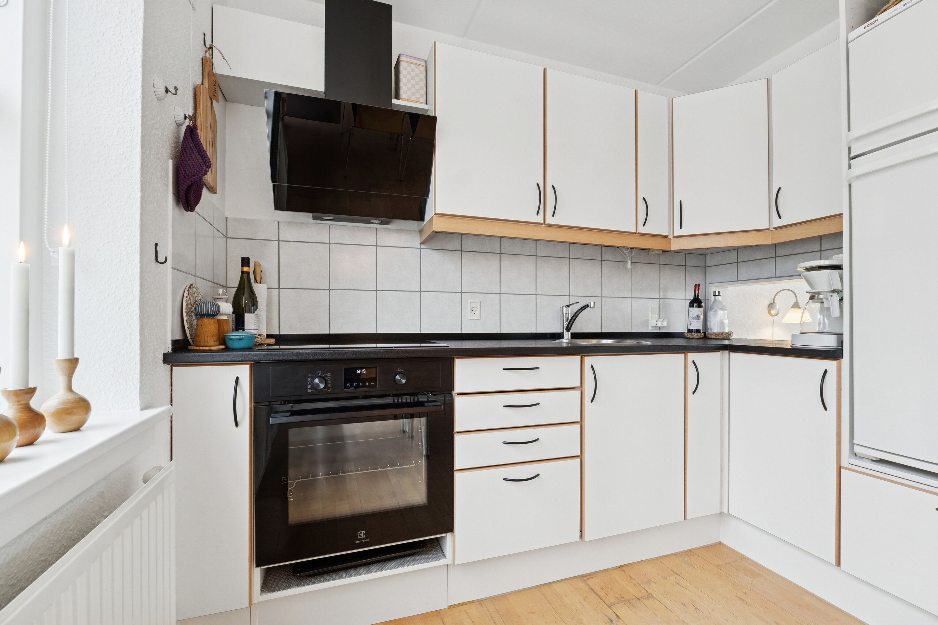 Fremhævet køkken billede i fuldskærmstilstand. Billede af Smedegade 1A, Lohals, 5953 Tranekær