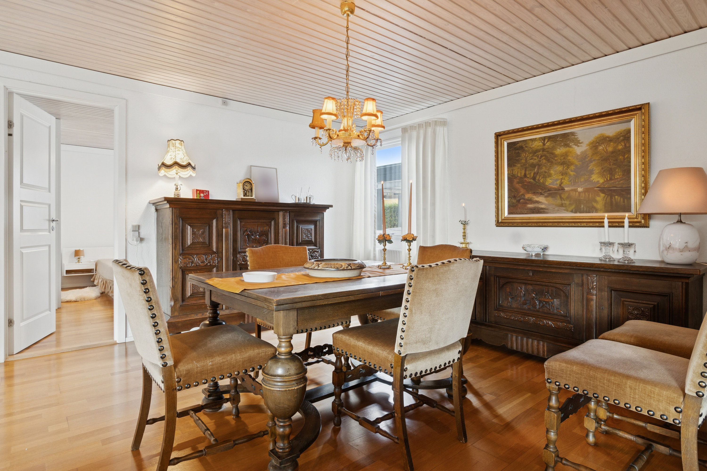 Fremhævet spisestue billede i fuldskærmstilstand. Billede af Brombærløkken 2, 3700 Rønne