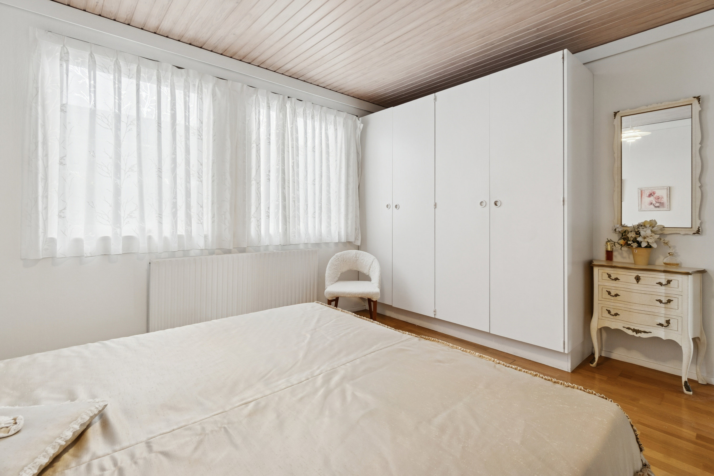 Fremhævet soveværelse billede i fuldskærmstilstand. Billede af Brombærløkken 2, 3700 Rønne