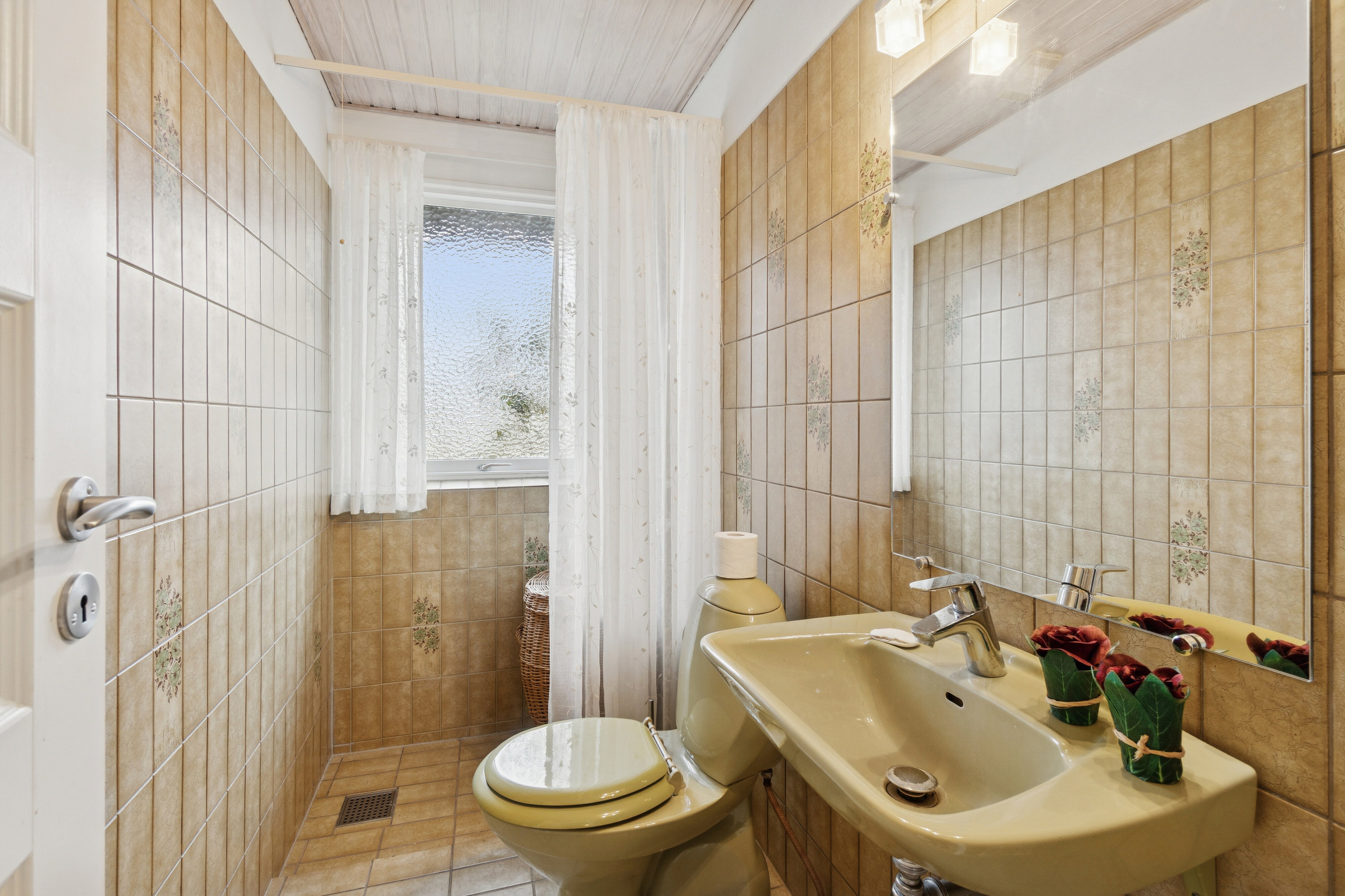 Fremhævet badeværelse billede i fuldskærmstilstand. Billede af Brombærløkken 2, 3700 Rønne