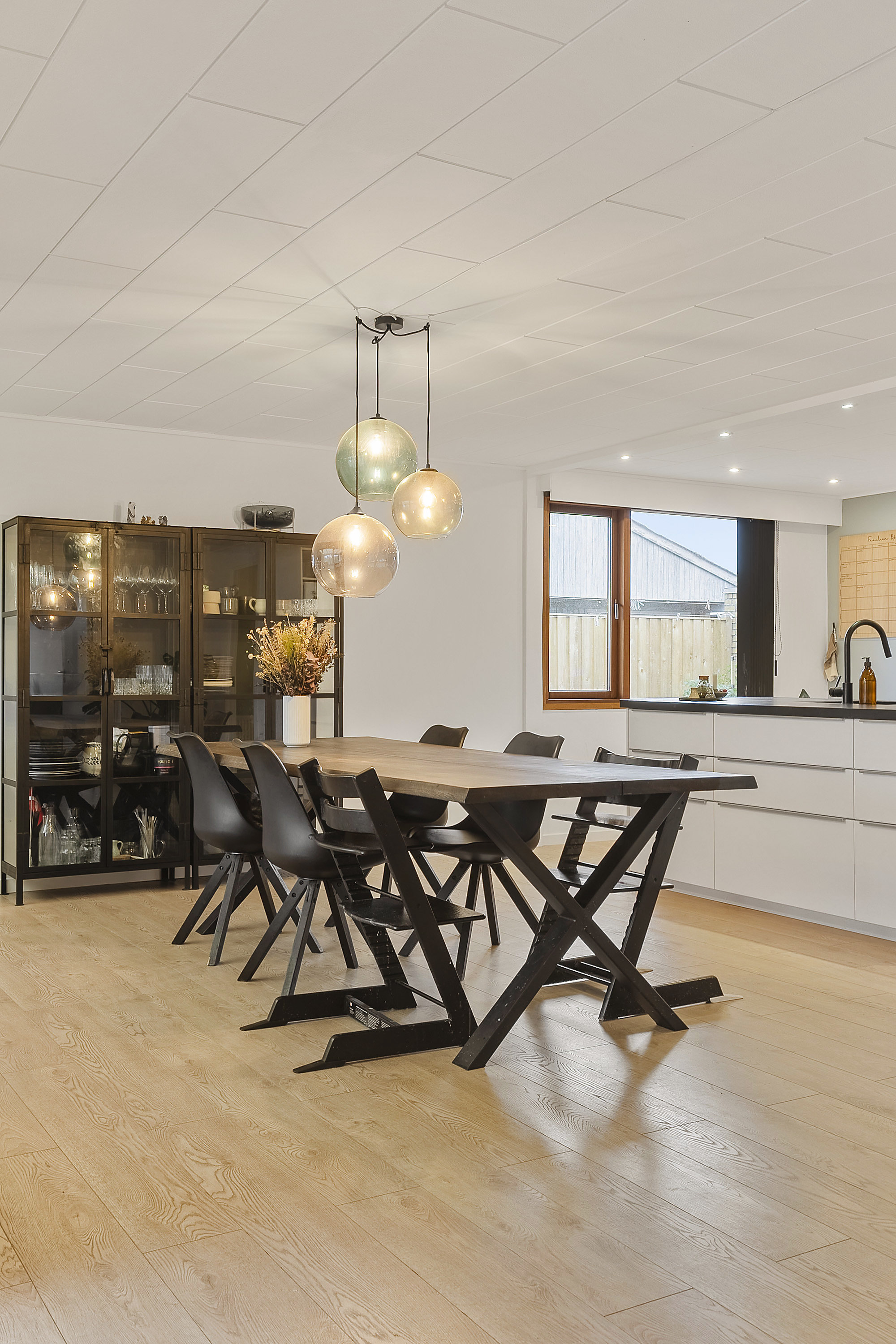 Fremhævet spisekøkken billede i fuldskærmstilstand. Billede af Øderløkken 22, Seden, 5240 Odense NØ