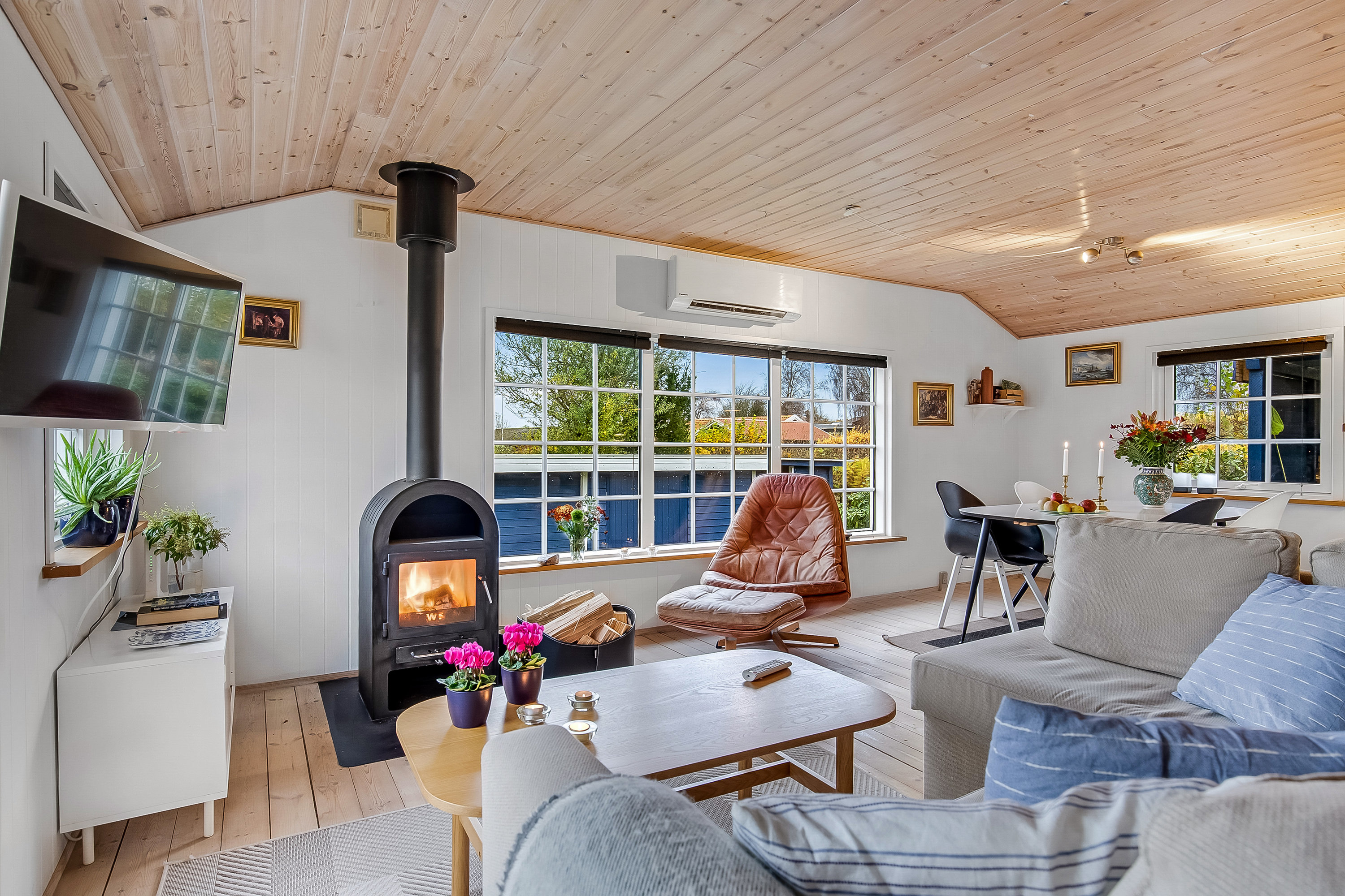 Fremhævet stue billede i fuldskærmstilstand. Billede af Lavningen 8, Mindegården, 6094 Hejls