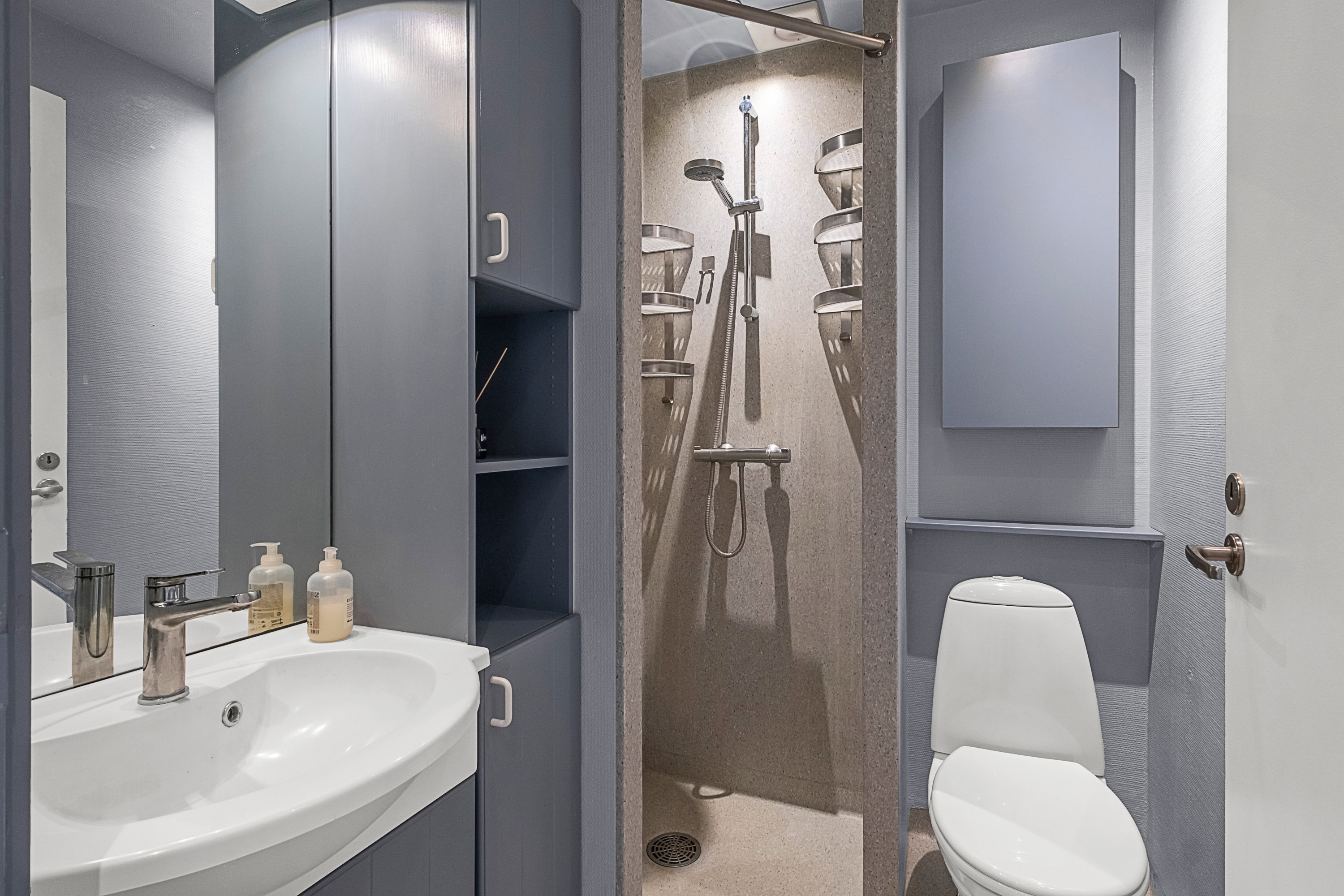 Fremhævet badeværelse billede i fuldskærmstilstand. Billede af Dybbølgade 15, st.., 8000 Aarhus C