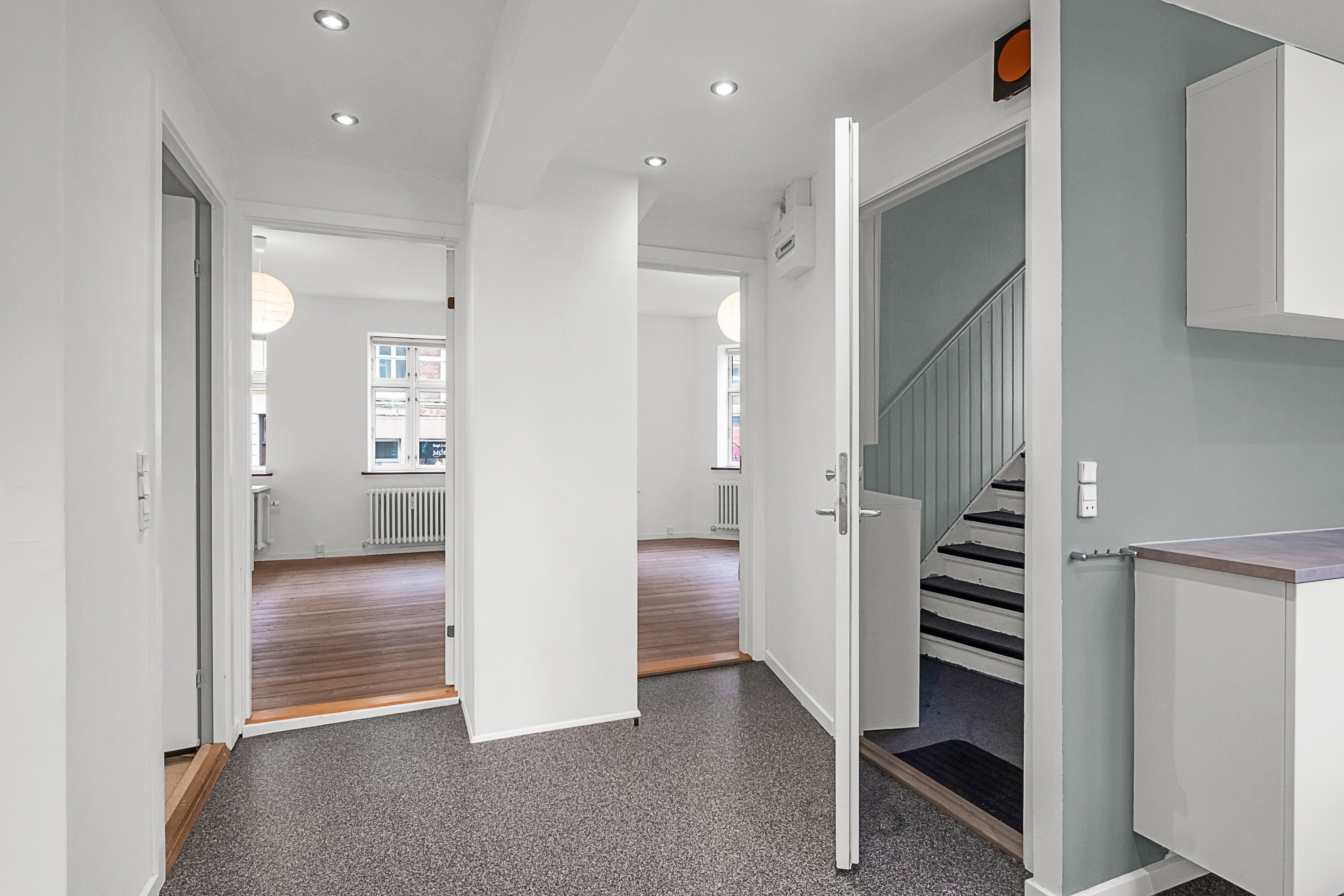 Fremhævet entré billede i fuldskærmstilstand. Billede af Dybbølgade 15, st.., 8000 Aarhus C