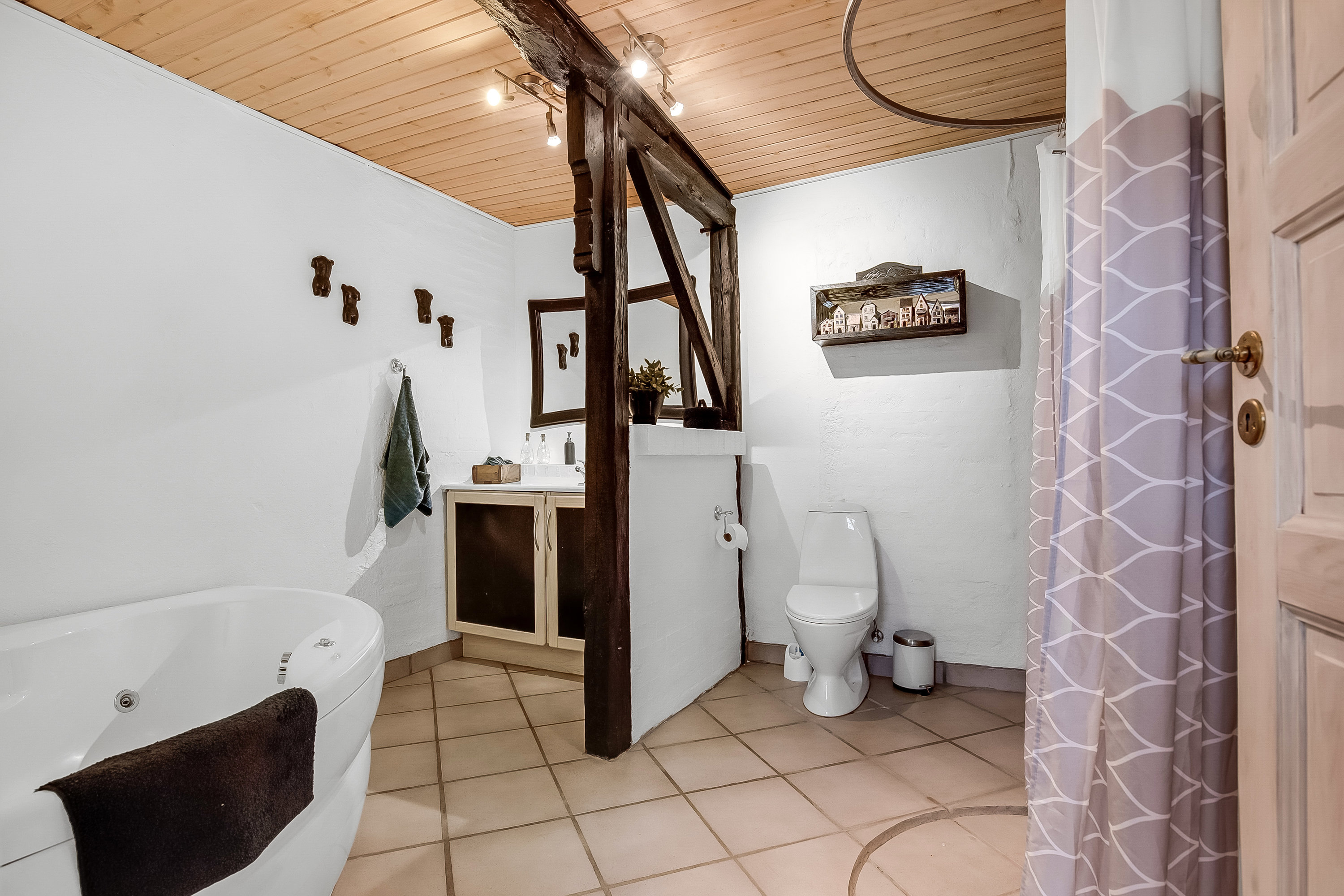 Fremhævet badeværelse billede i fuldskærmstilstand. Billede af Koldingvej 14, 6580 Vamdrup