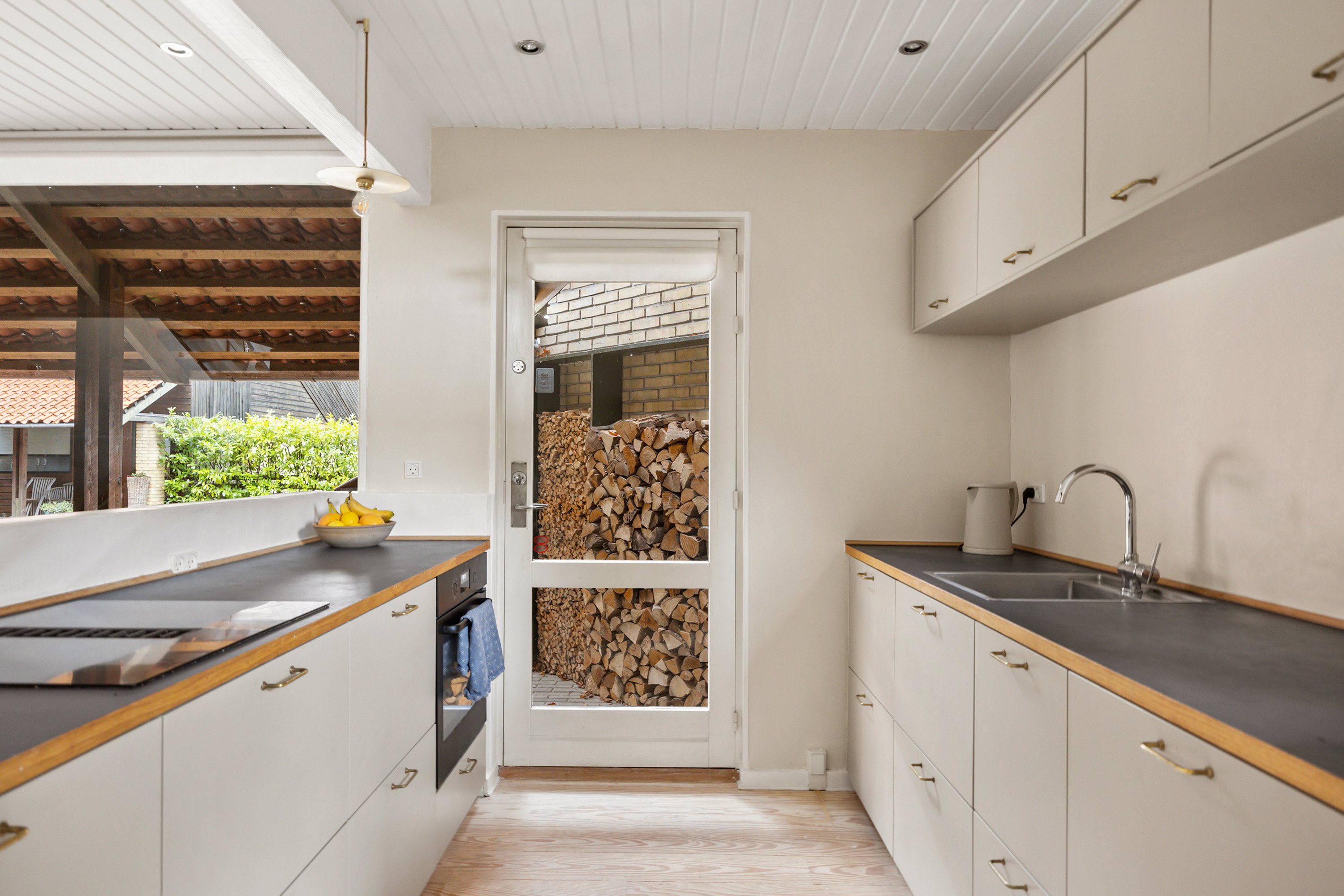 Miniaturebillede 2: køkken. Billede af Klampenborgvej 10F, 2930 Klampenborg