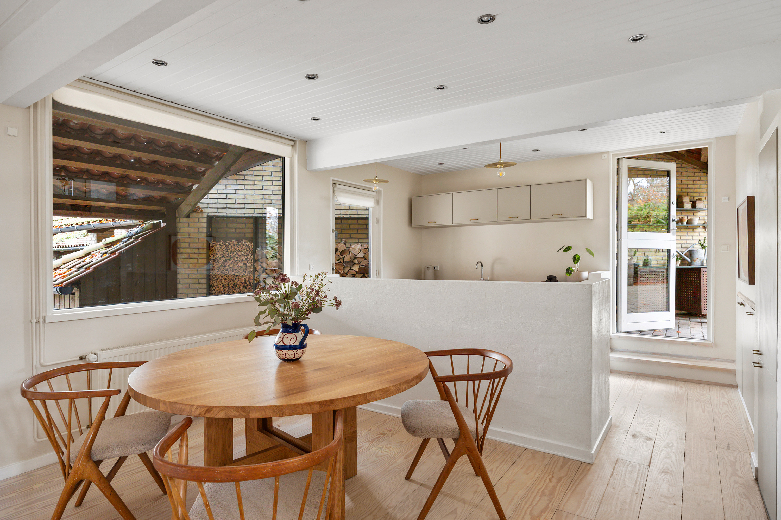 Miniaturebillede 1: spisestue. Billede af Klampenborgvej 10F, 2930 Klampenborg