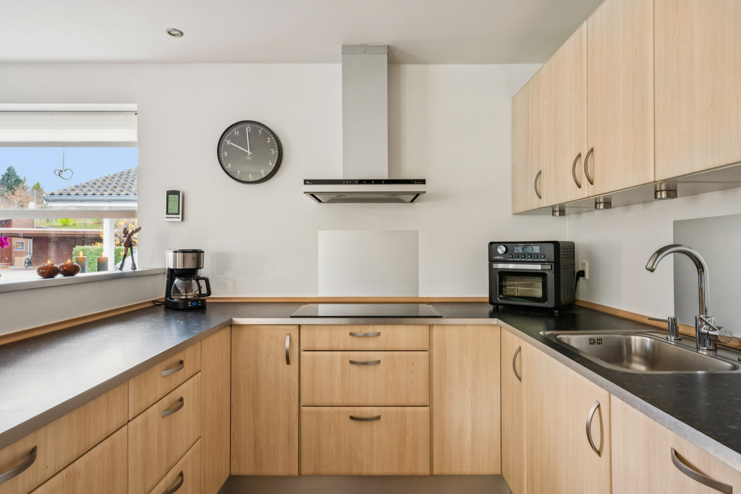 Fremhævet køkken billede i fuldskærmstilstand. Billede af Majsvangen 36, Boeslum, 8400 Ebeltoft