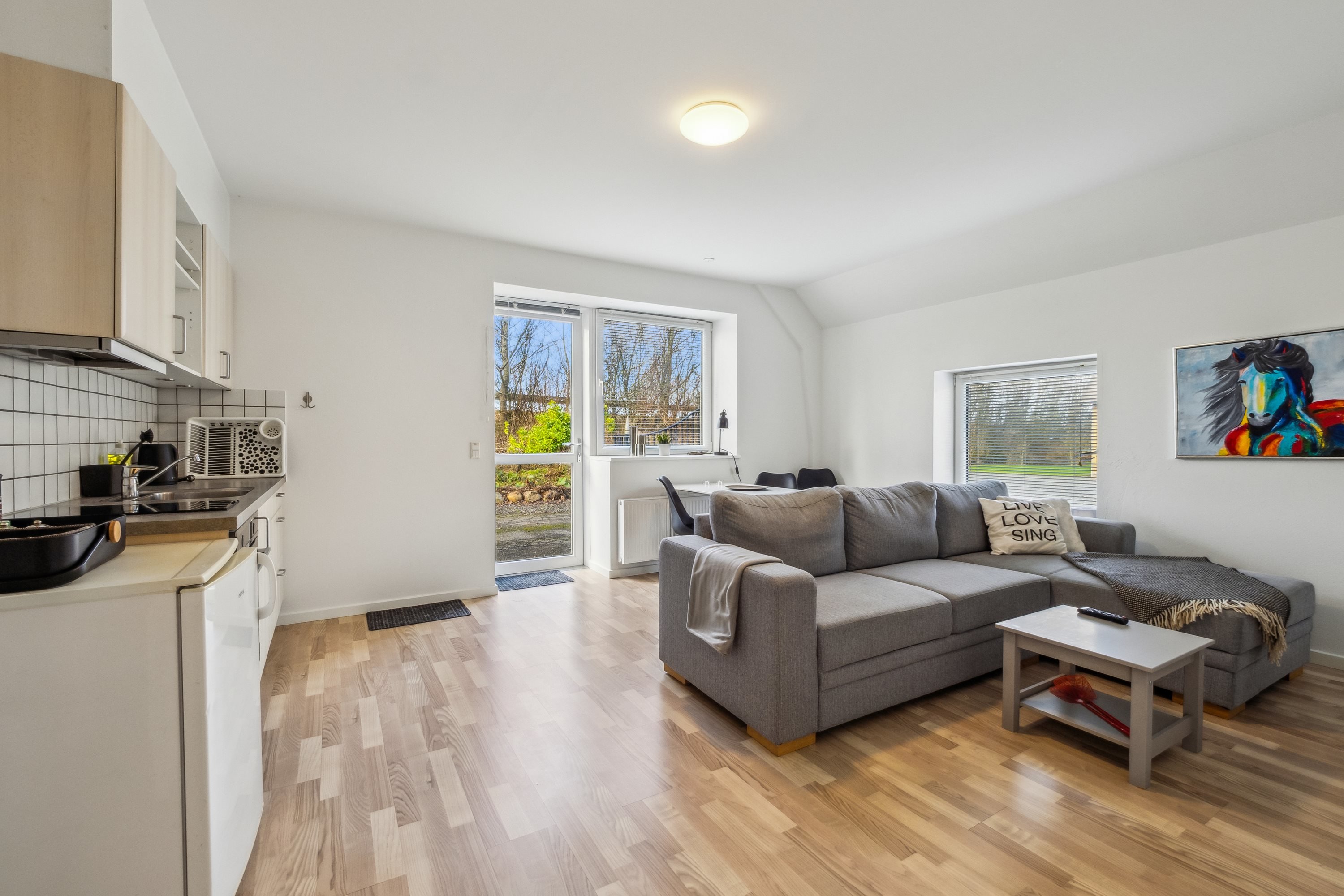 Fremhævet stue billede i fuldskærmstilstand. Billede af Åsvej 5, Silstrup, 7700 Thisted