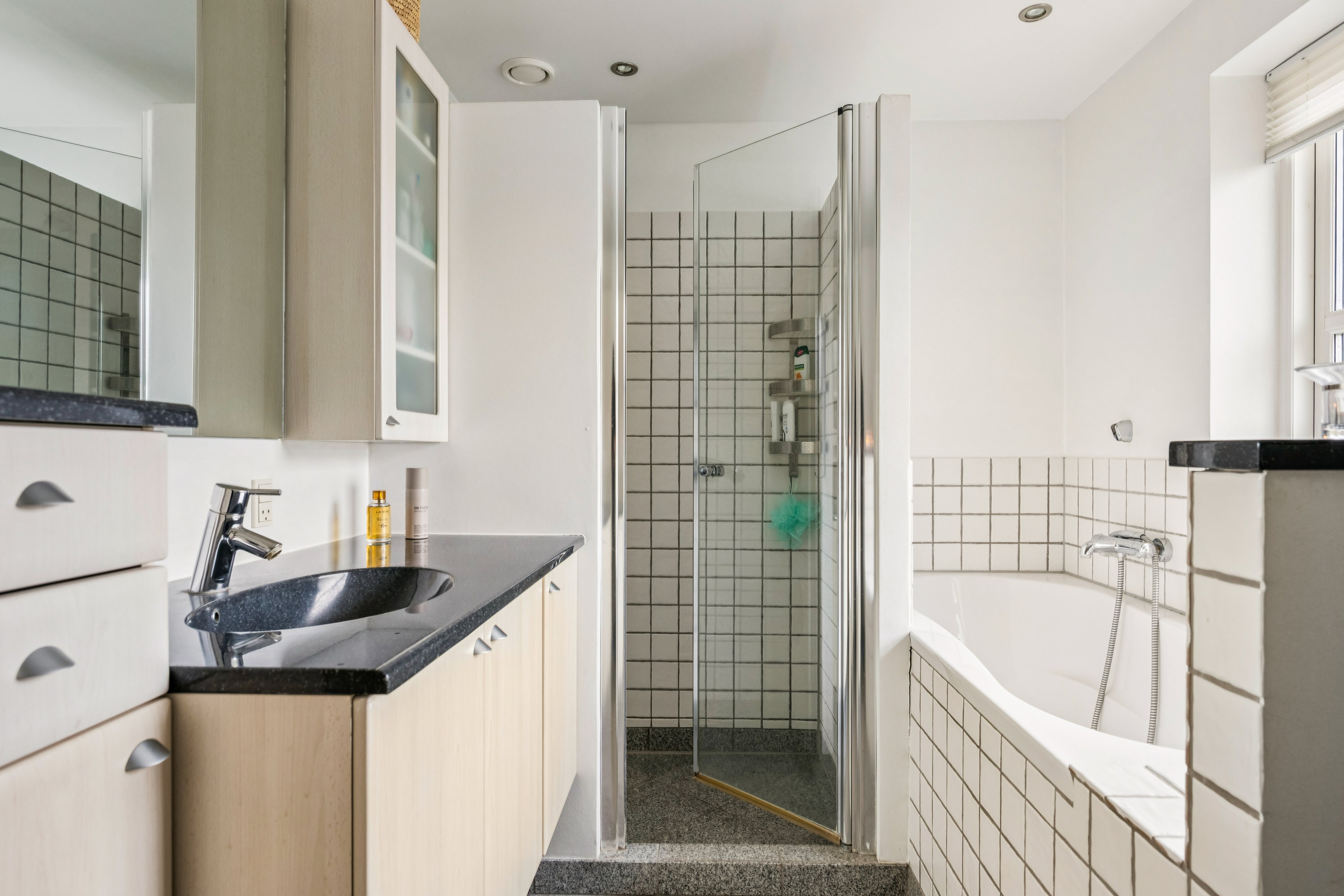 Fremhævet badeværelse billede i fuldskærmstilstand. Billede af Majsvangen 36, Boeslum, 8400 Ebeltoft