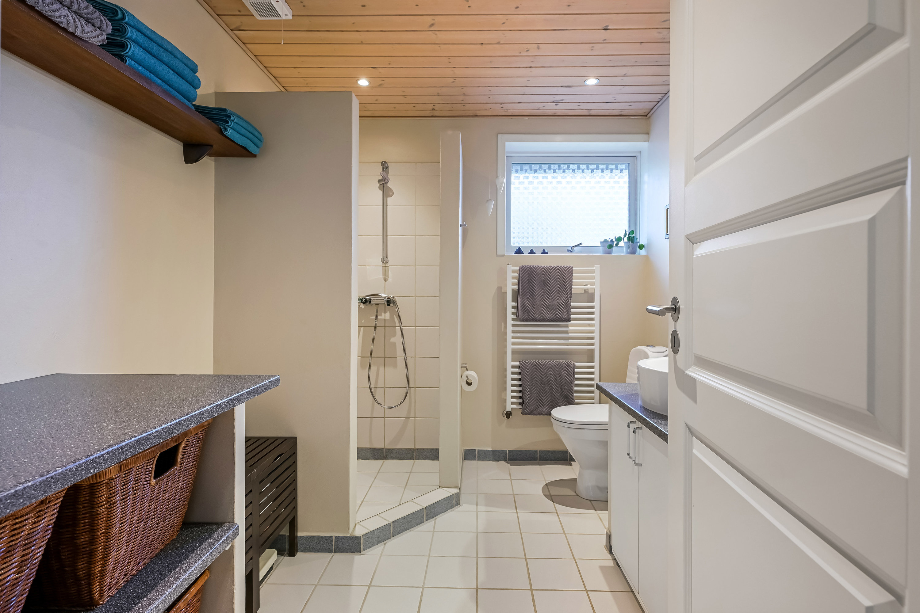 Fremhævet badeværelse billede i fuldskærmstilstand. Billede af Daltoften 47, 7200 Grindsted