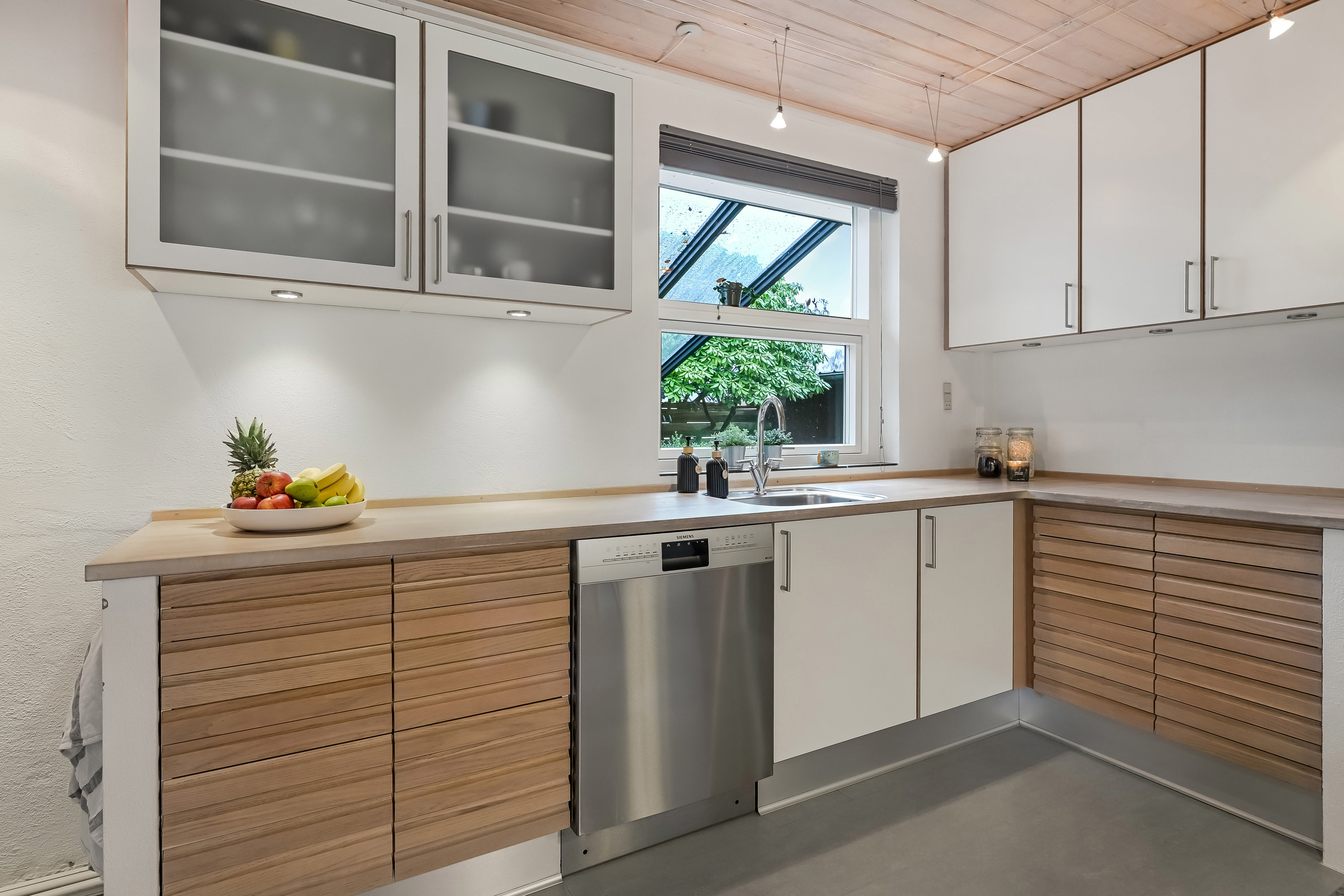 Fremhævet køkken billede i fuldskærmstilstand. Billede af Bogfinkevej 15, 7190 Billund