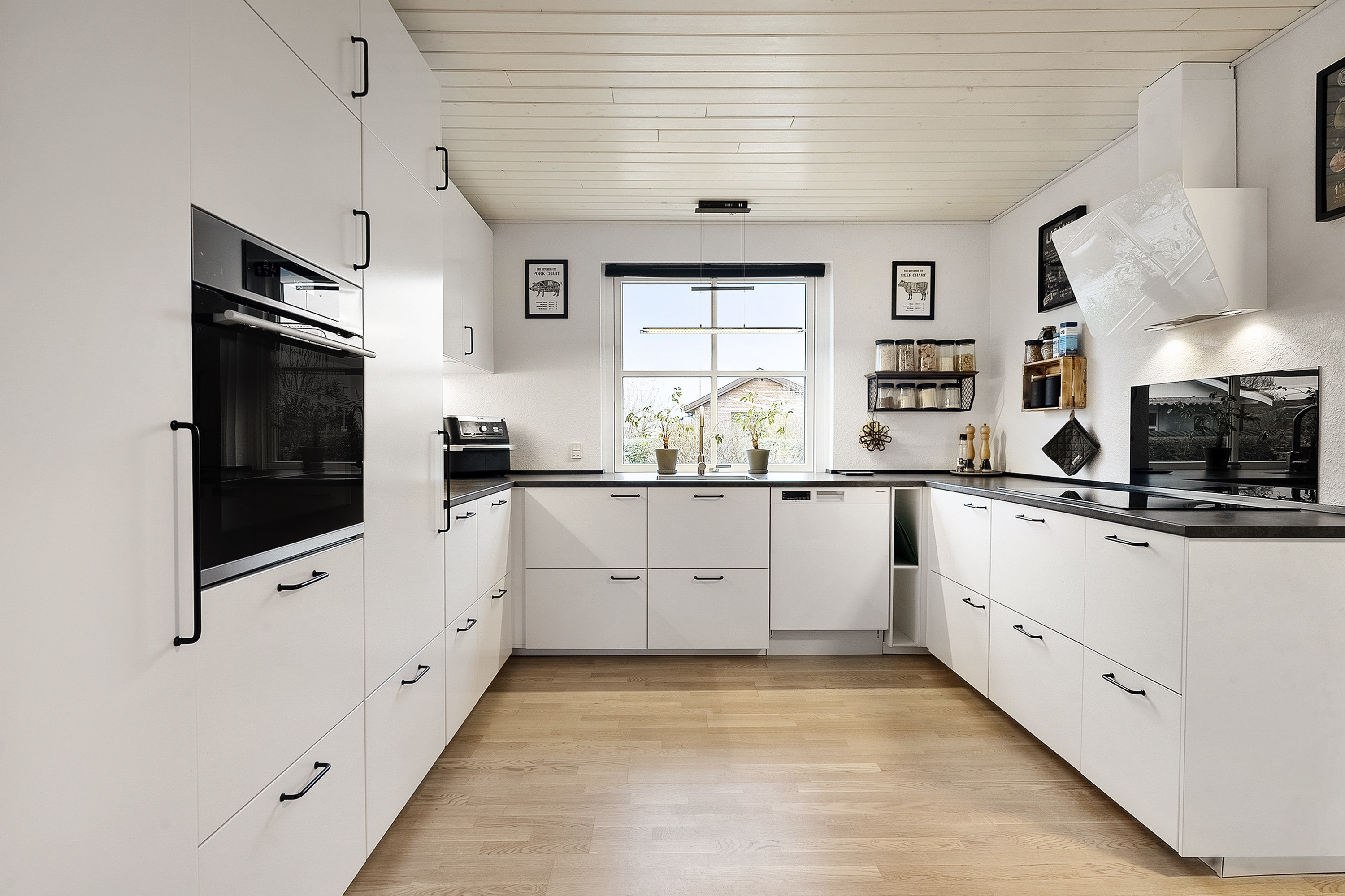 Miniaturebillede 1: køkken. Billede af Strandvejen 46, Seden, 5240 Odense NØ