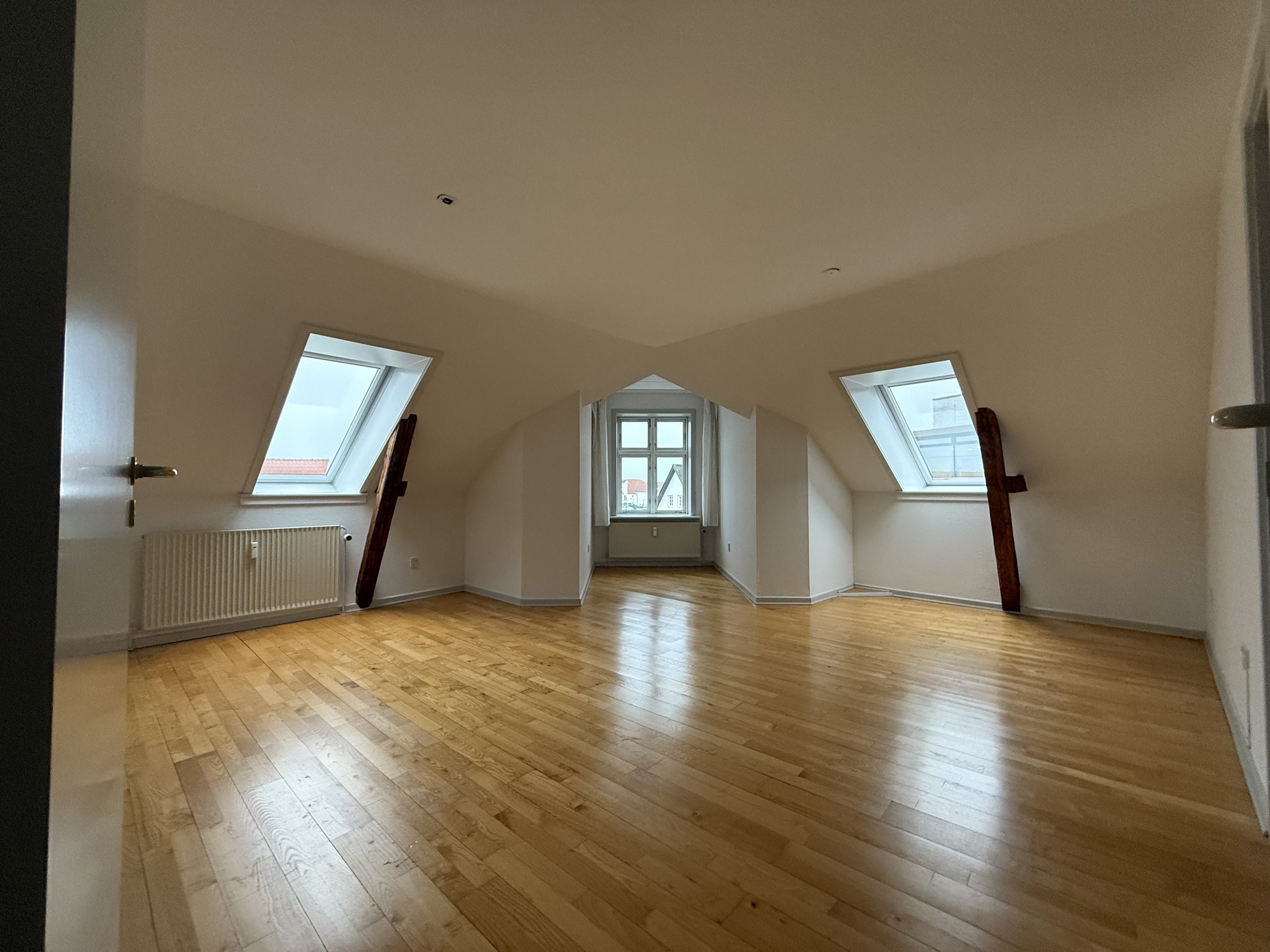 Fremhævet  billede i fuldskærmstilstand. Billede af Raadhustorvet 6C, 2. 3., 7900 Nykøbing M